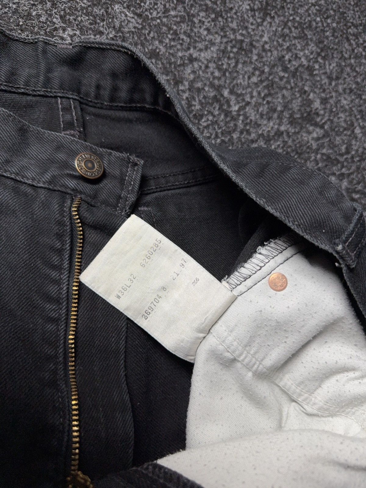Levi's Vintage Clothing Vintage 90s Archival Levi’s Hearts Style Cross Denim Jeans Size US 33 - 10 Thumbnail
