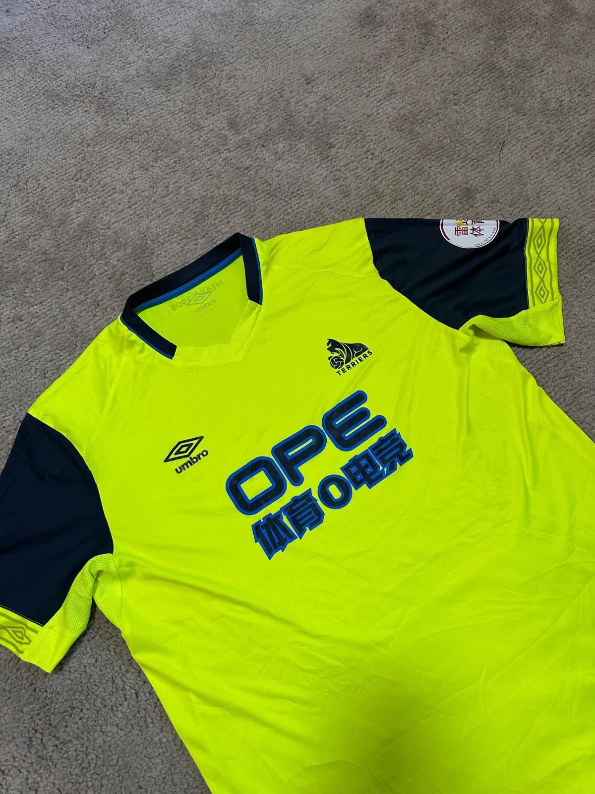 Umbro Huddersfield Town 2018/19 3rd football shirt jersey Umbro XL Size US XL / EU 56 / 4 - 3 Thumbnail