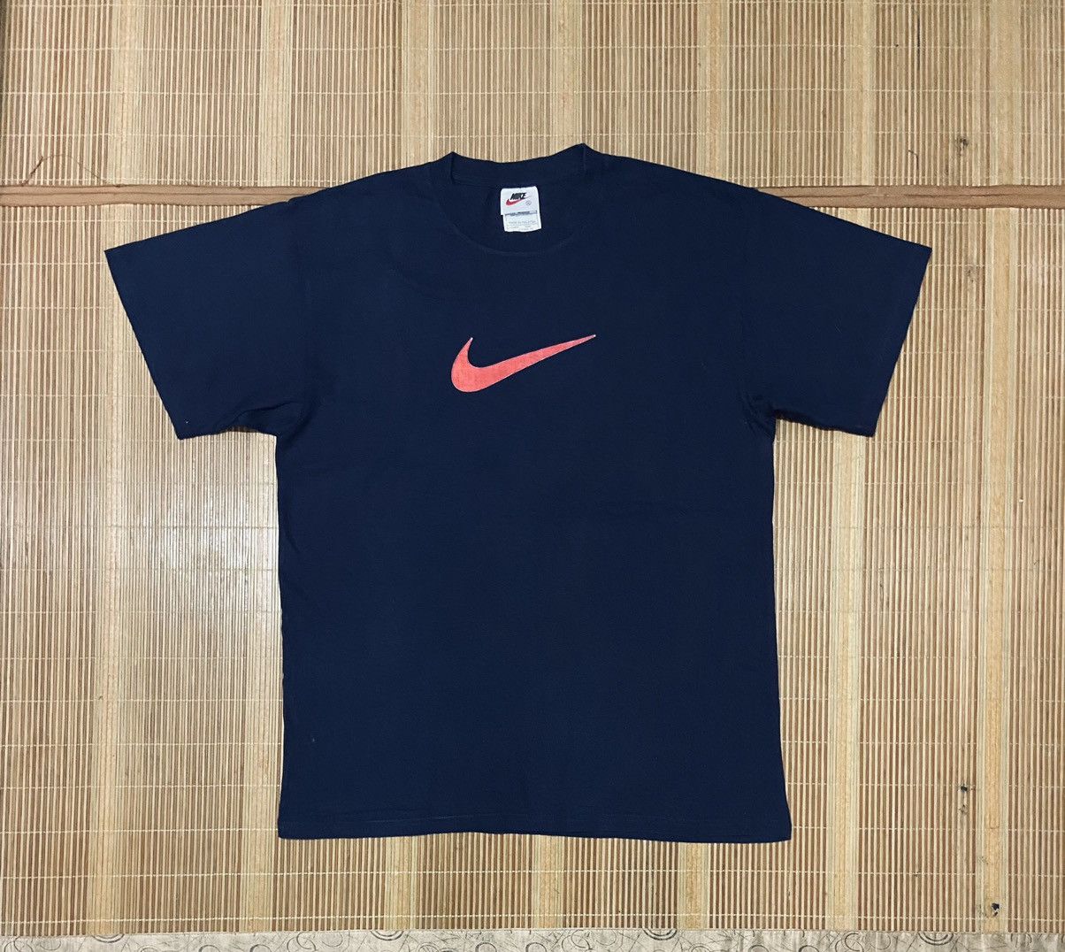 Nike × Vintage VINTAGE NIKE SWOOSH TEE Size US XL / EU 56 / 4 - 1 Thumbnail