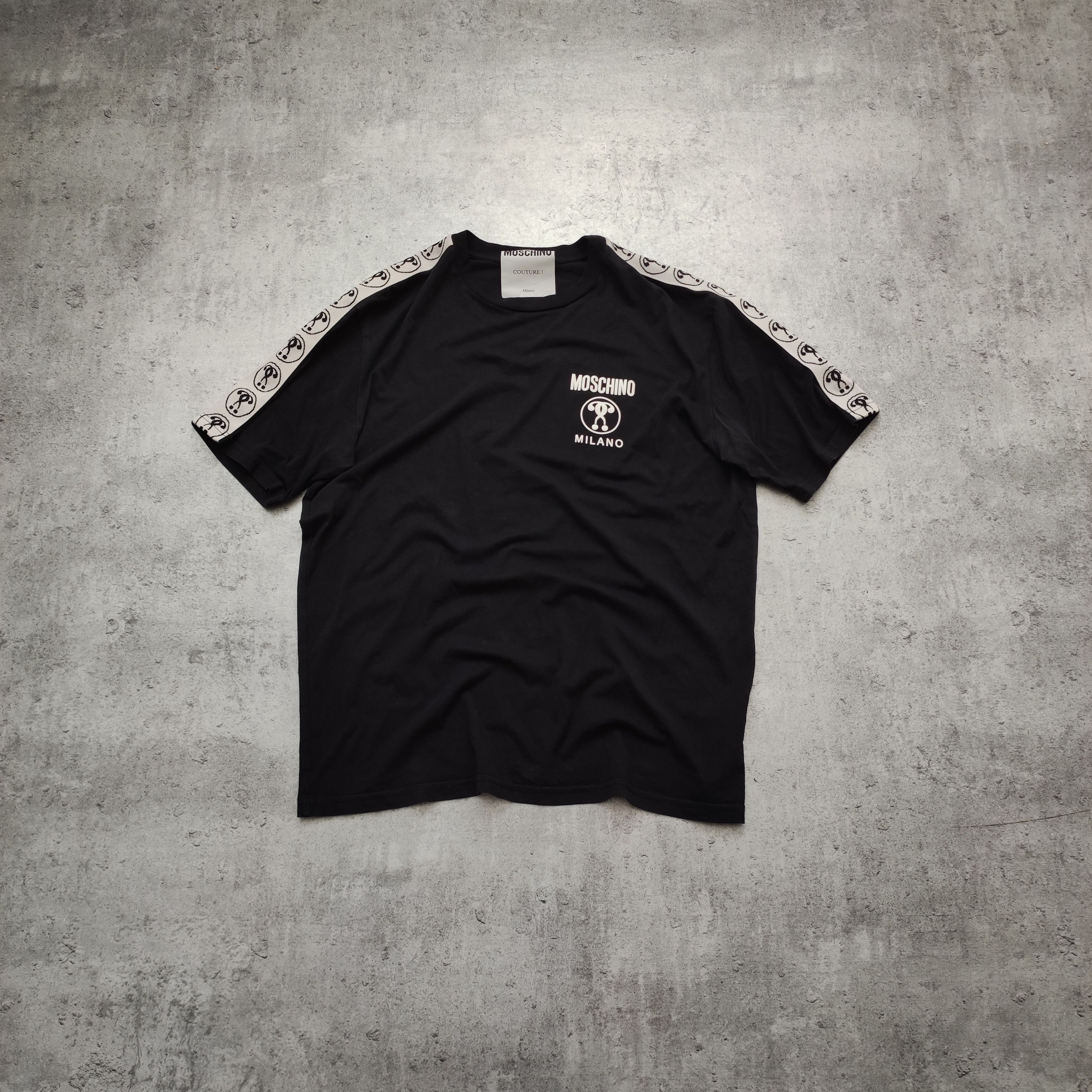 Moschino Moschino Milano Couture Classic Black Logo Tape Tshirt Size US L / EU 52-54 / 3 - 1 Thumbnail