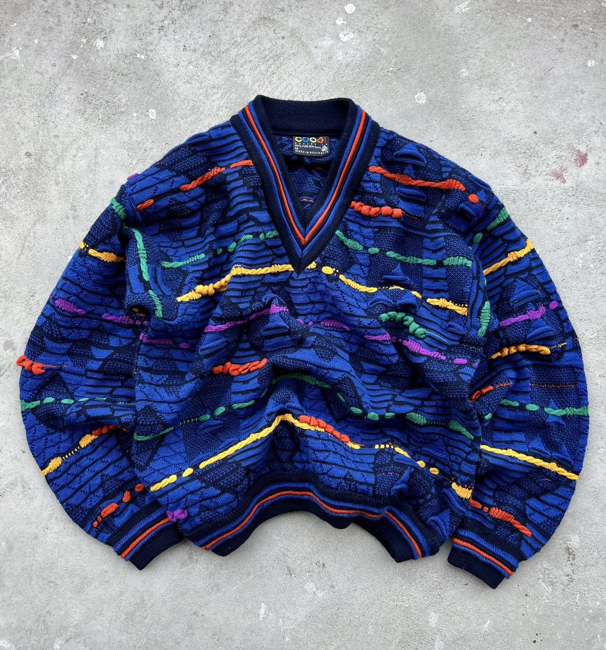 Coogi RAREST COOGI DISTRESSED V NECK CABLE KNIT Size US M / EU 48-50 / 2 - 1 Thumbnail