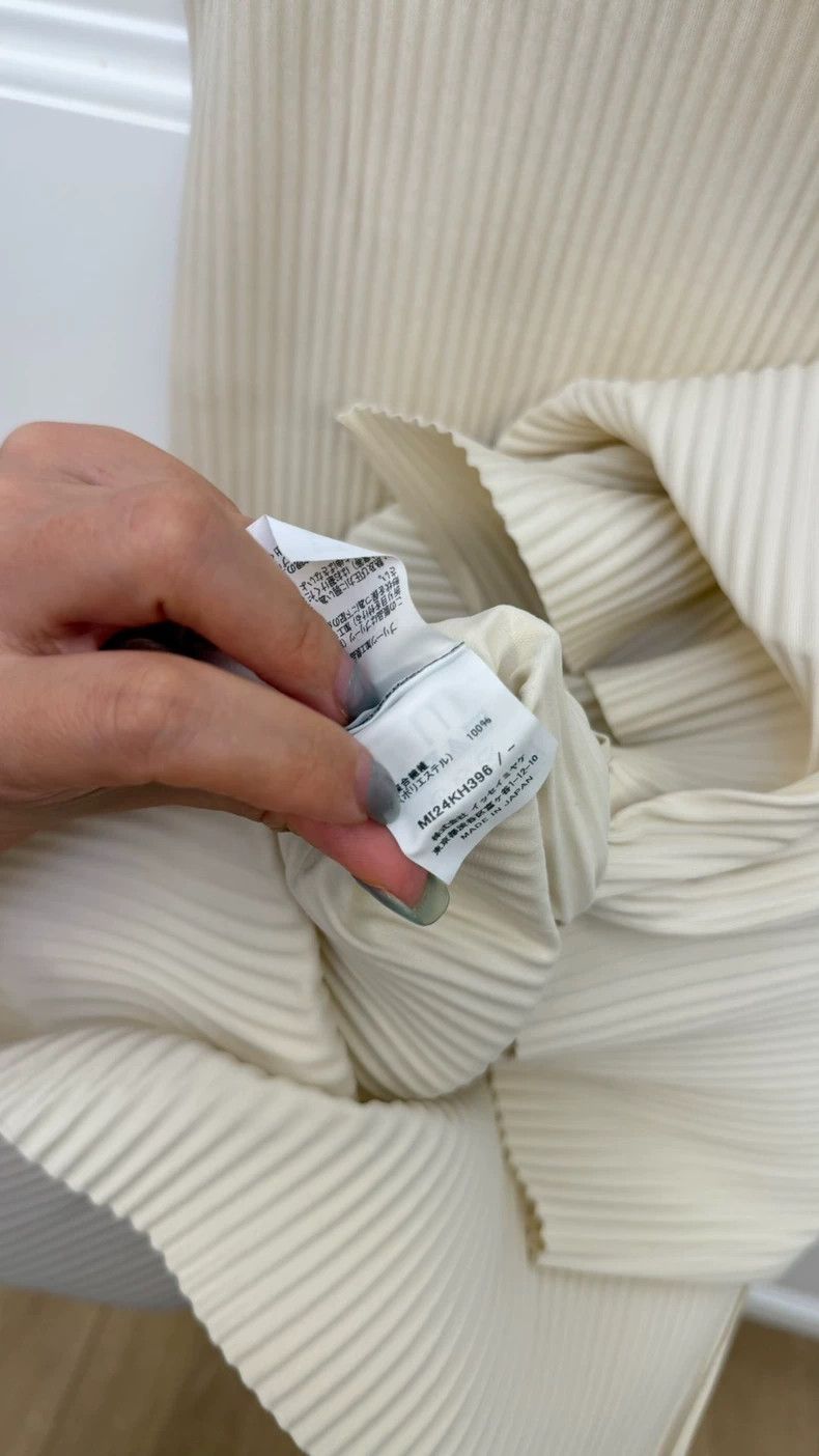 Other Issey Miyake size:one size White round-neck sleeveless dre Size XS / US 0-2 / IT 36-38 - 3 Thumbnail