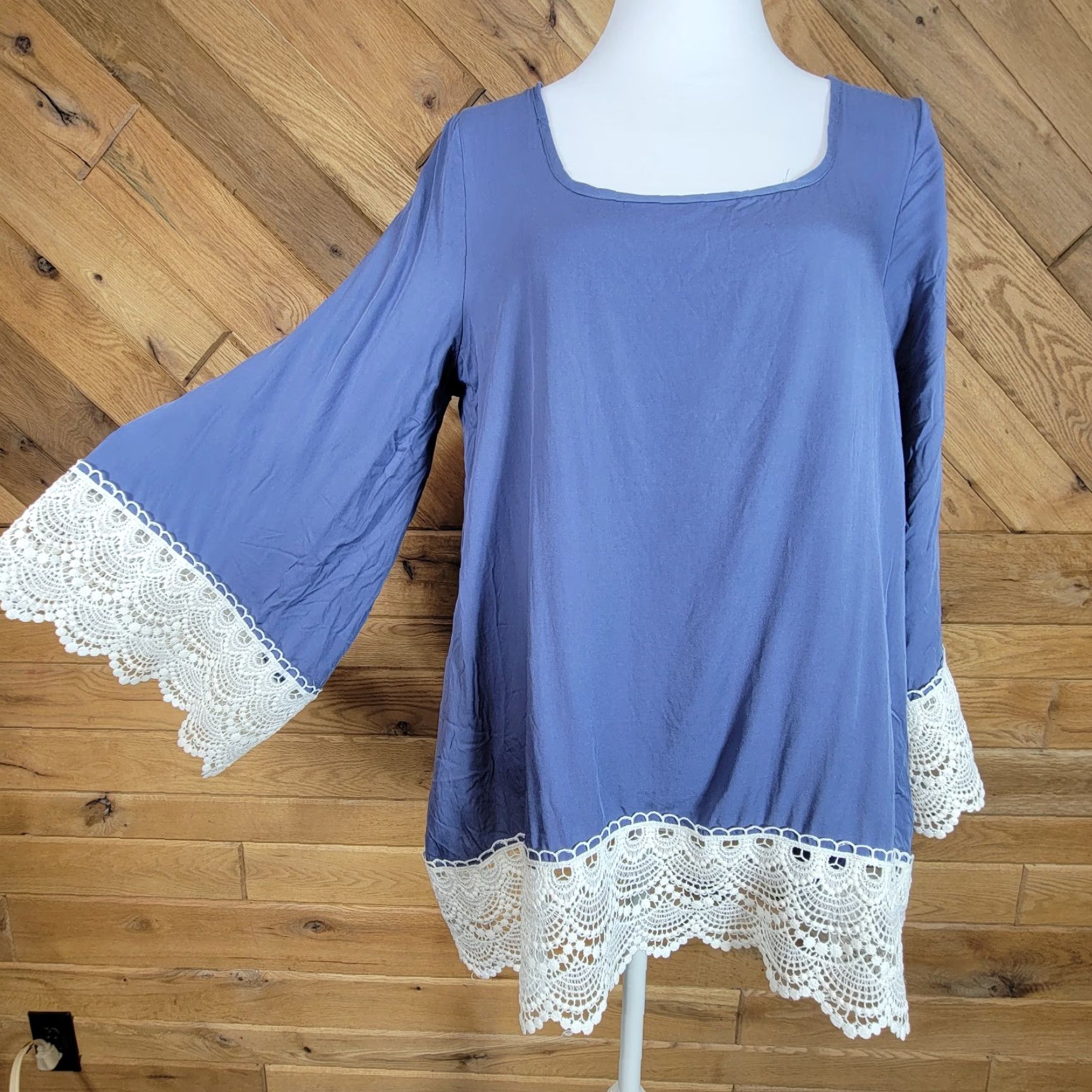 Vintage Easel Blouse Shirt Women XS Blue Long Sleeve Crochet Tunic Square Neck Bodice 20.5" Underarm 28" Length Oversized Casual Regular Size S / US 4 / IT 40 - 2 Thumbnail