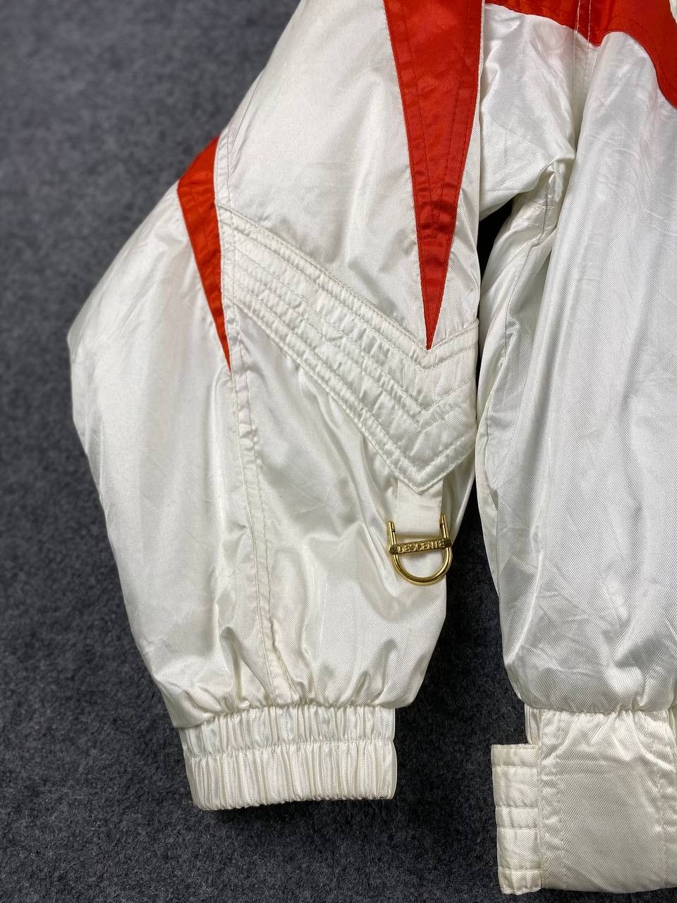 Descente descente racing equipment ski jacket nice design Size US XL / EU 56 / 4 - 14 Thumbnail