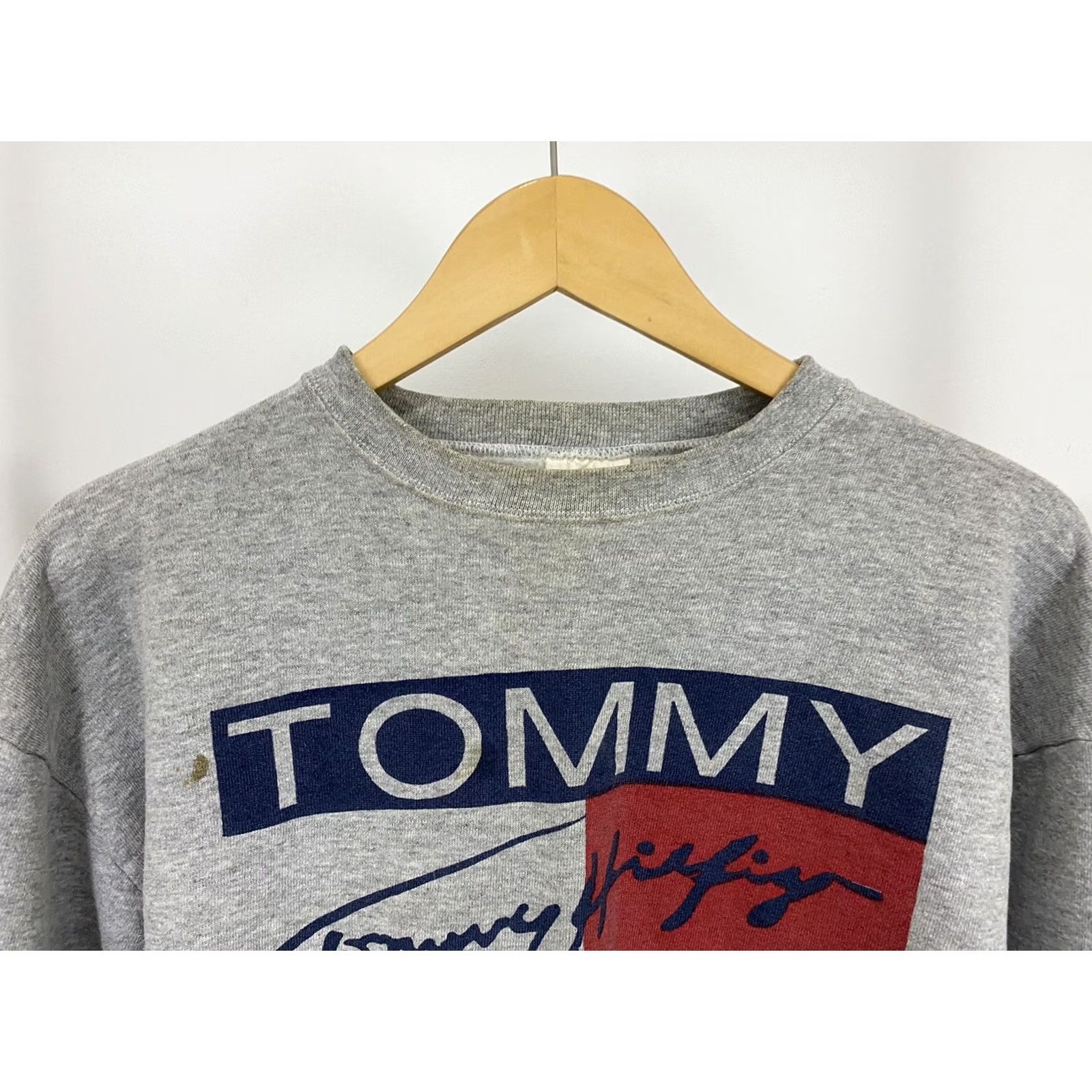 Tommy Hilfiger VTG Tommy Hilfiger Big Flag Logo Sweatshirt XL Gray USA Mens Pullover Logo Size US XL / EU 56 / 4 - 4 Thumbnail