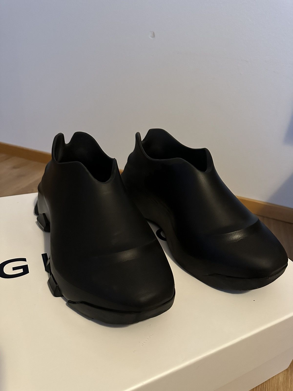 Givenchy Givenchy Monumental Mallow Size US 9 / EU 42 - 1 Thumbnail