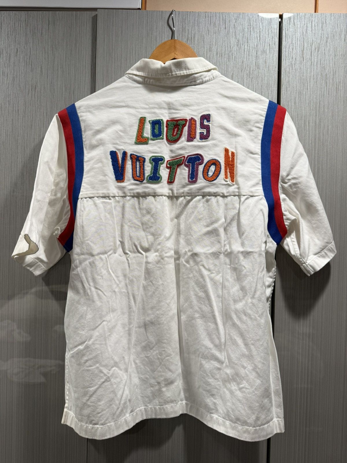 Louis Vuitton Louis Vuitton NBA Logo Shirt Size US L / EU 52-54 / 3 - 2 Thumbnail