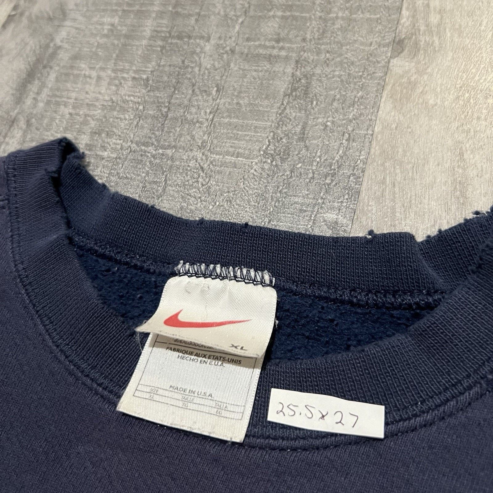 Nike VTG Nike Small Swoosh Crewneck Sweatshirt 90s Sun Faded XL Size US XL / EU 56 / 4 - 5 Thumbnail