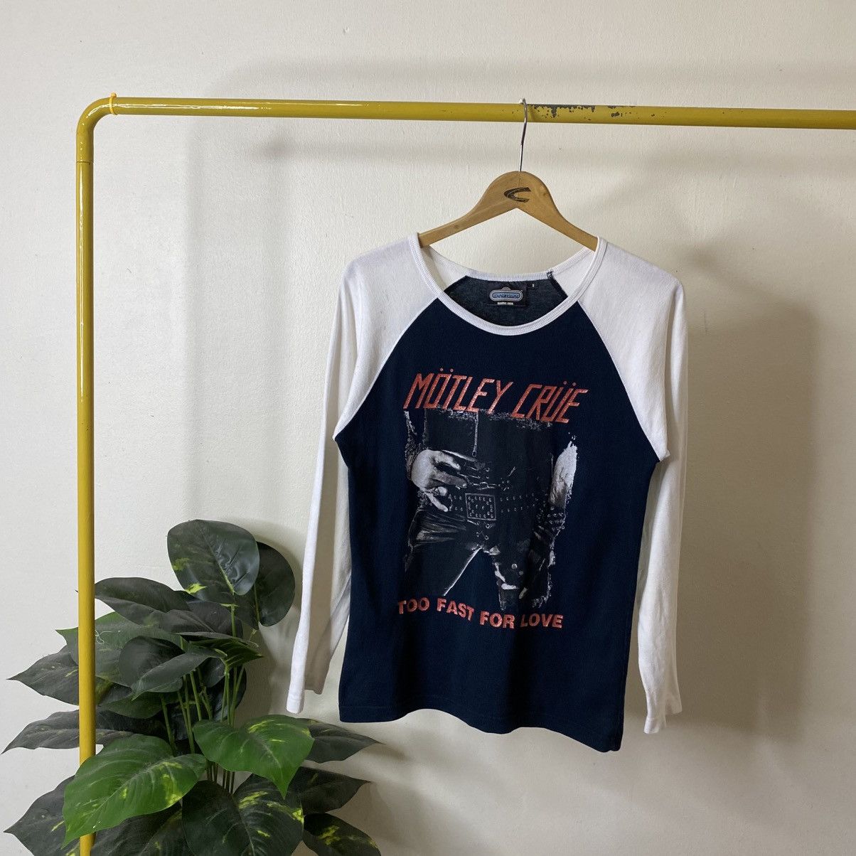 Band Tees Y2K Winterland x Motley Crue Too Fast For Love Raglan Tee Size US S / EU 44-46 / 1 - 1 Thumbnail