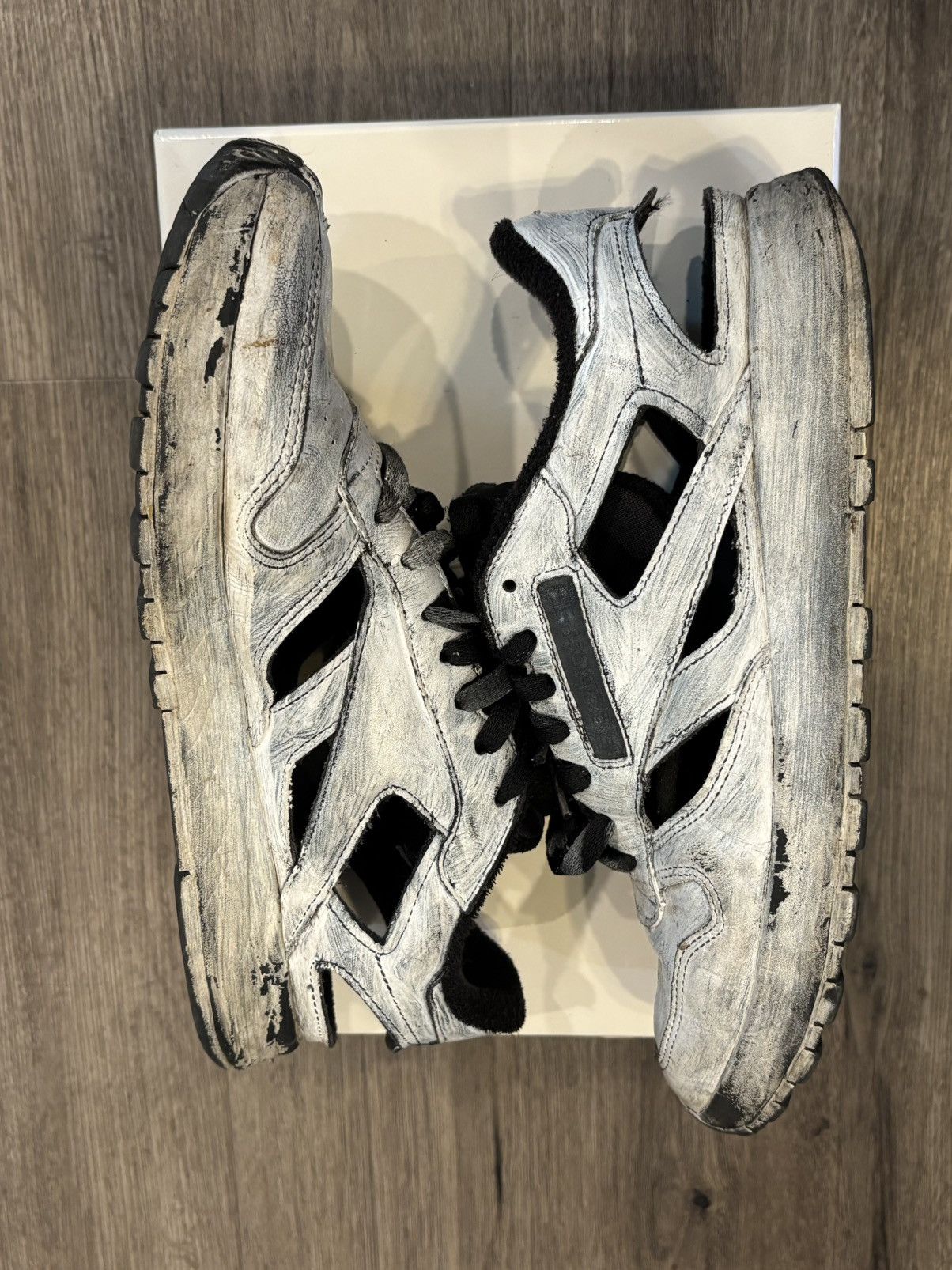 Maison Margiela × Reebok Maison Margiela X Reebok Classic Leather Tabi 🦶 Size US 9.5 / EU 42-43 - 12 Thumbnail