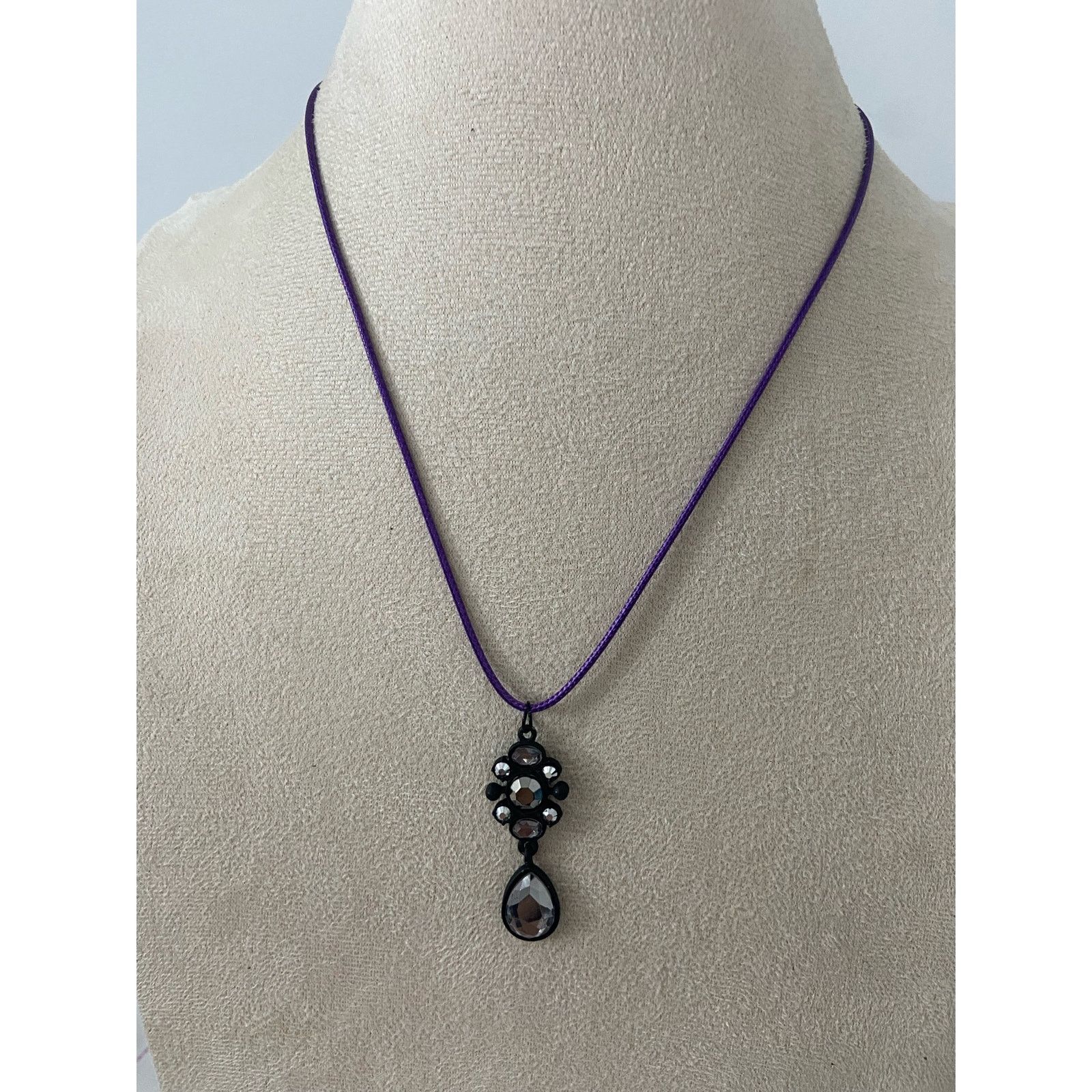 Other black pendant with gray rhinestone Size ONE SIZE - 1 Thumbnail
