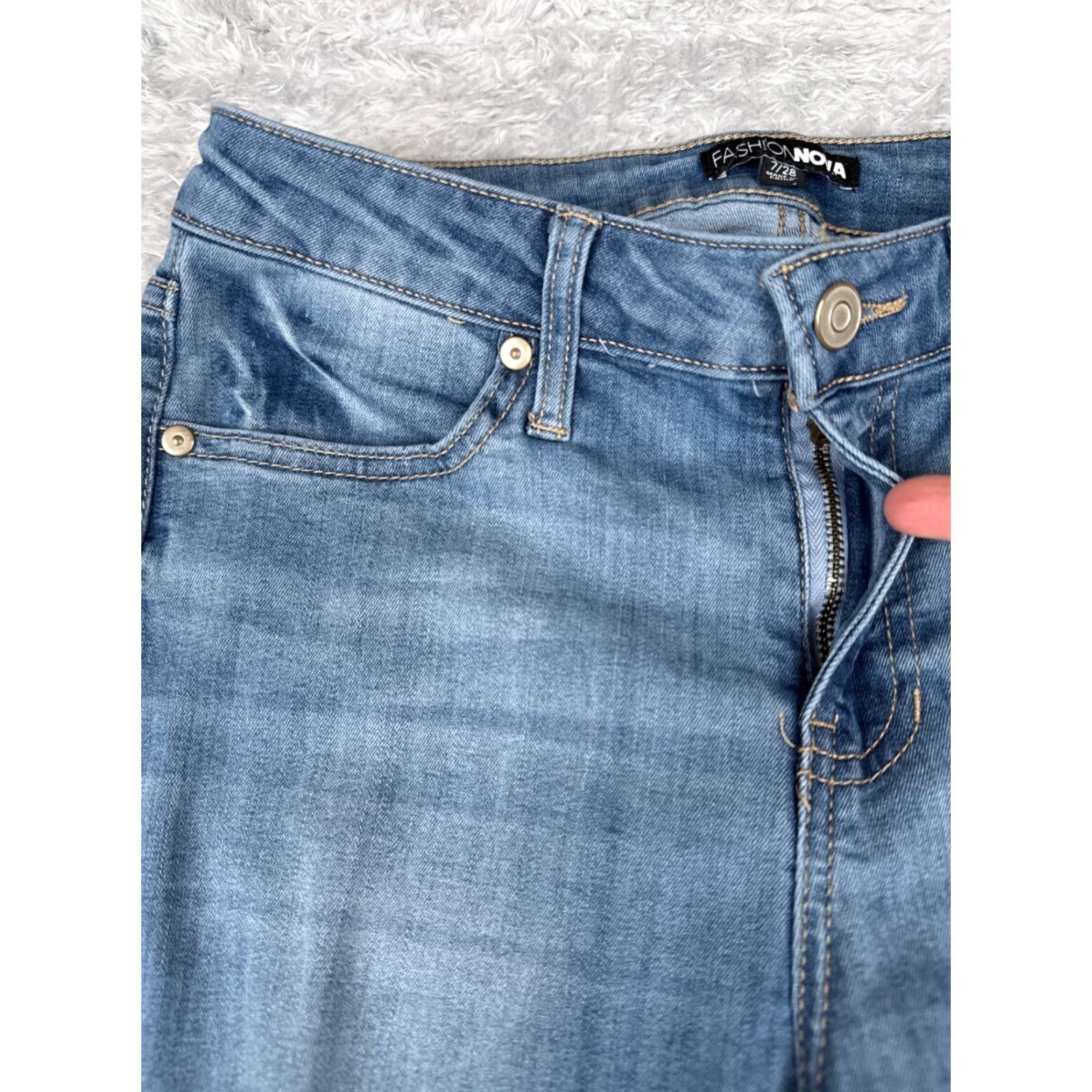 Fashion Nova Fashion Nova Jeans Juniors 7 Blue Denim Distressed Flared Cotton Blend 28x33 Size 28" / US 6 / IT 42 - 5 Thumbnail