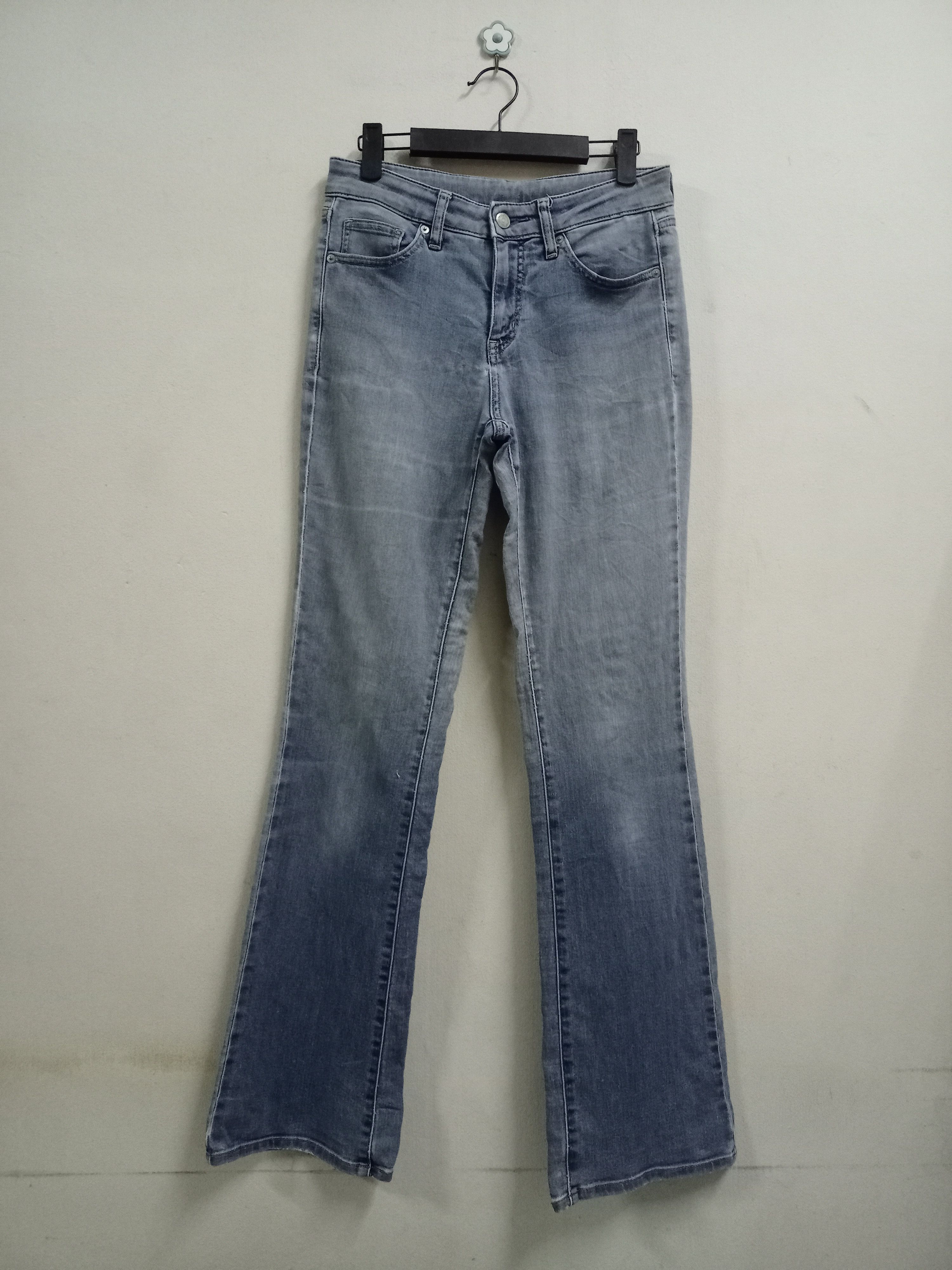 Japanese Brand × Uniqlo Vintage Japanese Uniqlo High Rise Flare Jeans Size US 28 / EU 44 - 2 Thumbnail