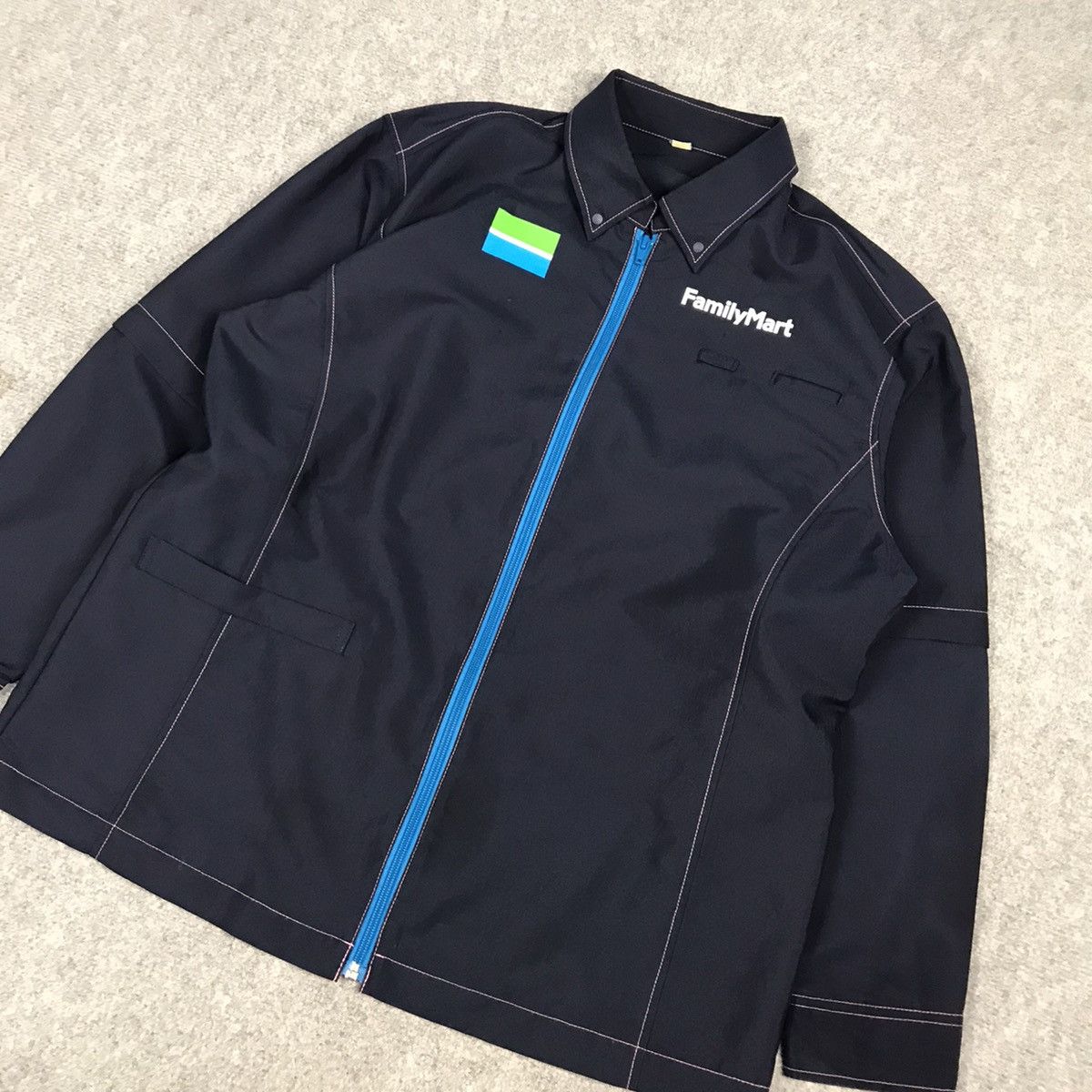 Japanese Brand Vintage Family Mart zipper jacket Size US M / EU 48-50 / 2 - 6 Thumbnail
