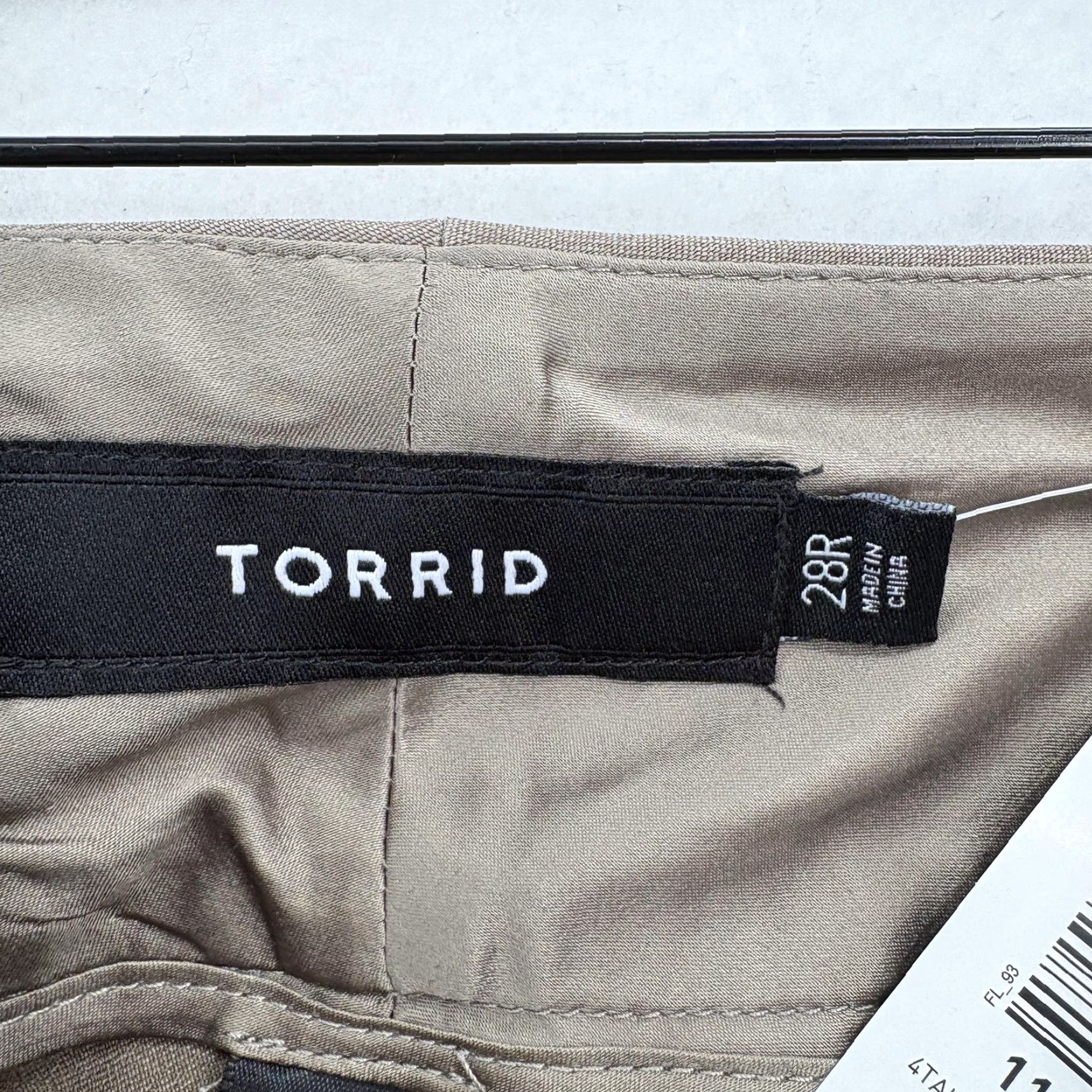 Torrid Torrid Relaxed Trouser Pants Womens 28 Beige Straight Leg Stretch Twill Career Dress Pants Vsnt? Size 28" / US 6 / IT 42 - 4 Thumbnail