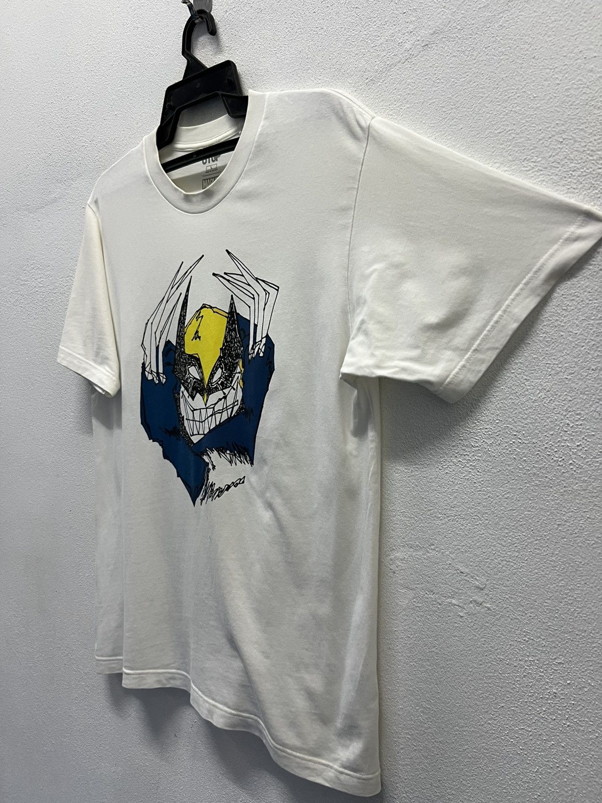 Marvel Comics × Uniqlo × Wolverine UNIQLO MARVEL WOLVERINE SHIRT Size US L / EU 52-54 / 3 - 4 Thumbnail