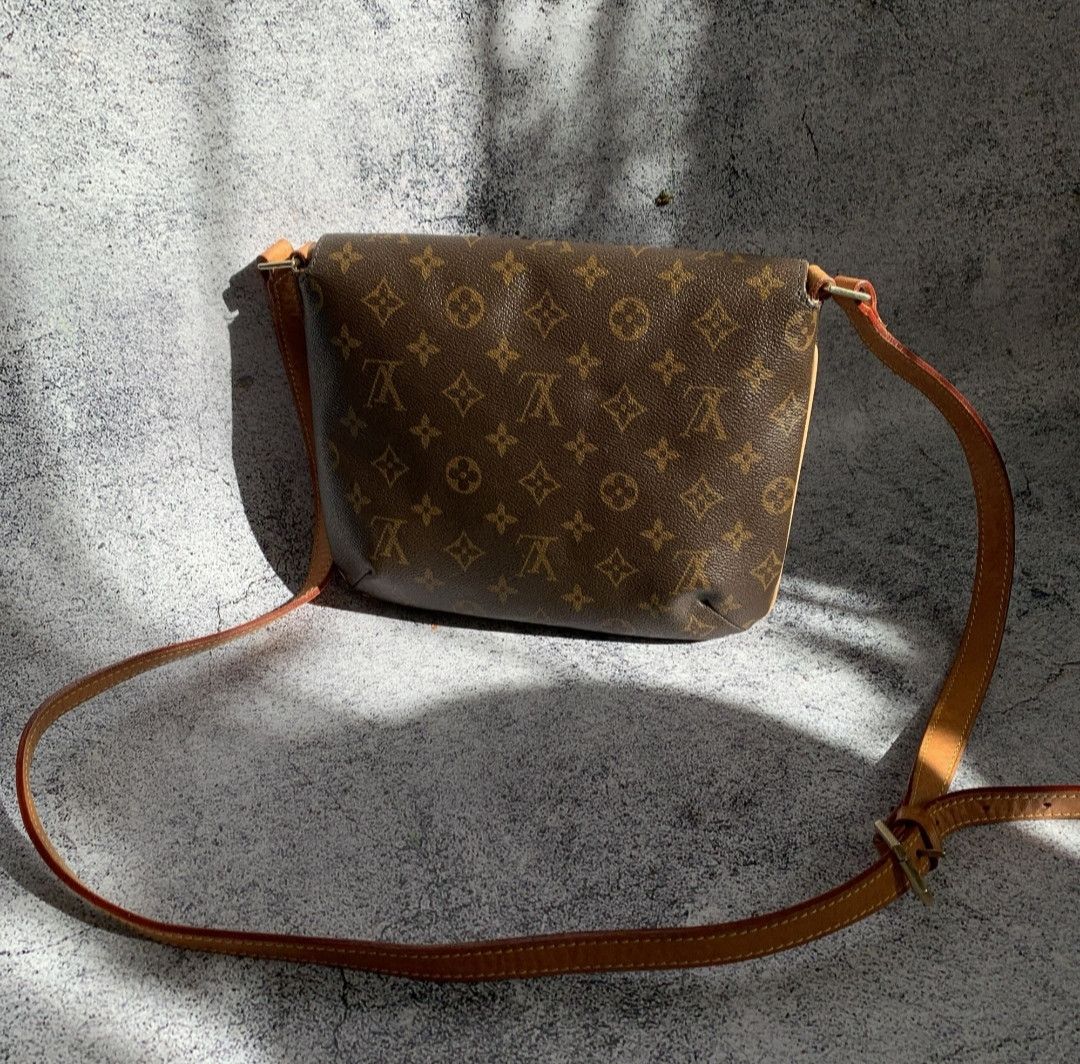 Louis Vuitton Louis Vuitton Musette Tango Canvas Handbag Size ONE SIZE - 3 Thumbnail