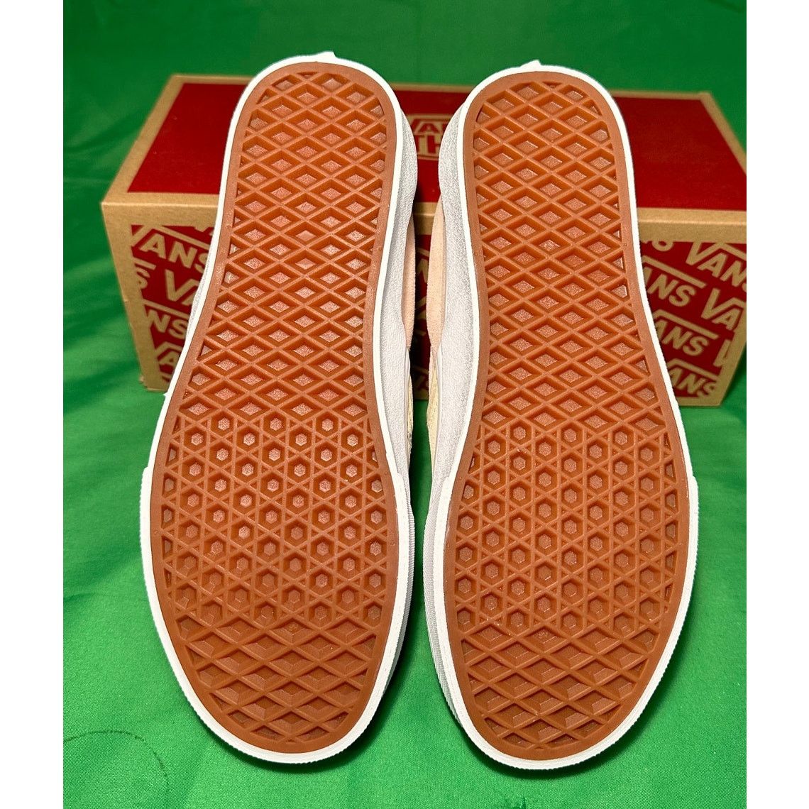 Vans Vans Slip-On Make It Yours Size US 7 / IT 37 - 7 Thumbnail