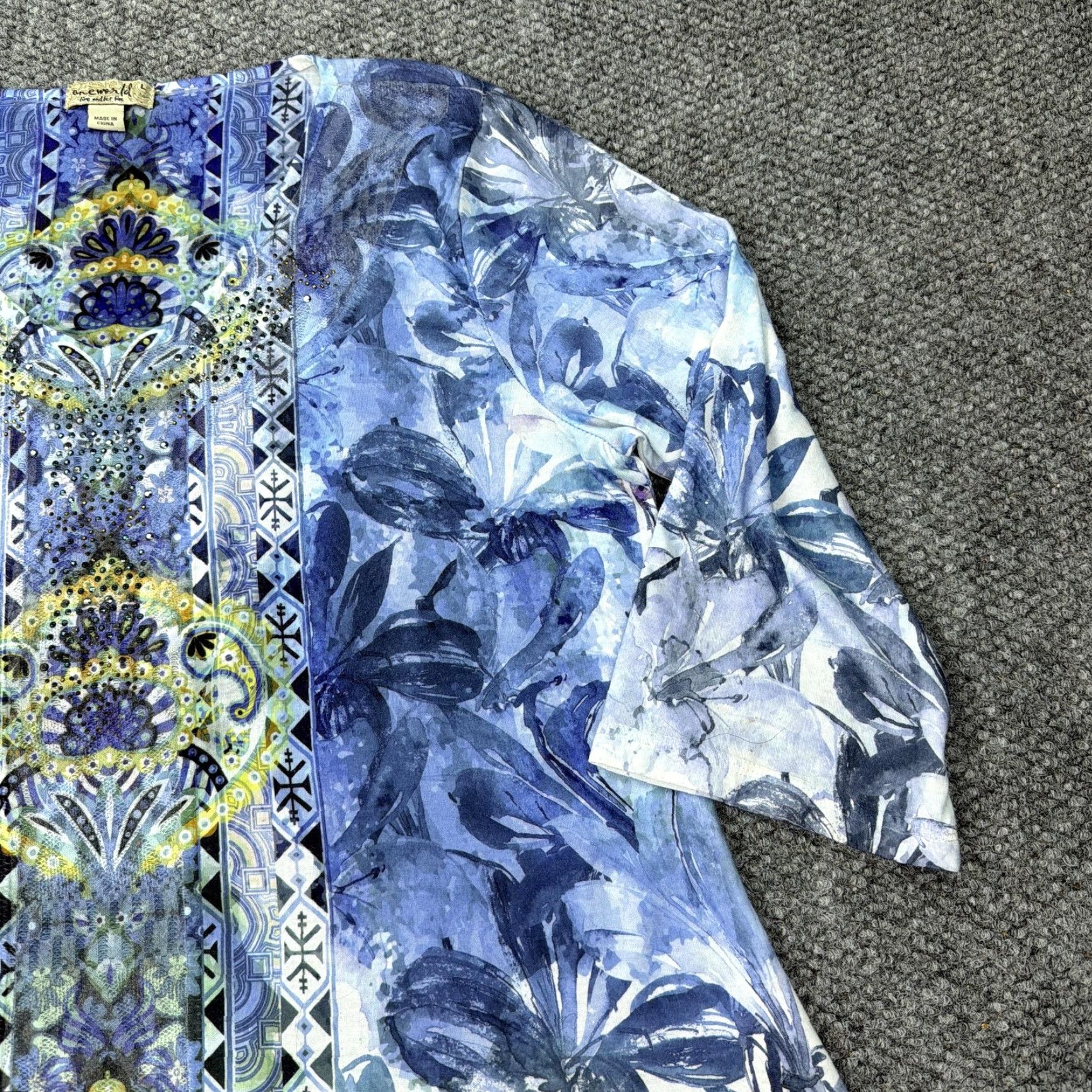 Vintage OneWorld Shirt Womens Large Blue Floral Rhinestone Tunic Top 3/4 Sleeve Stretch Size L / US 10 / IT 46 - 4 Thumbnail