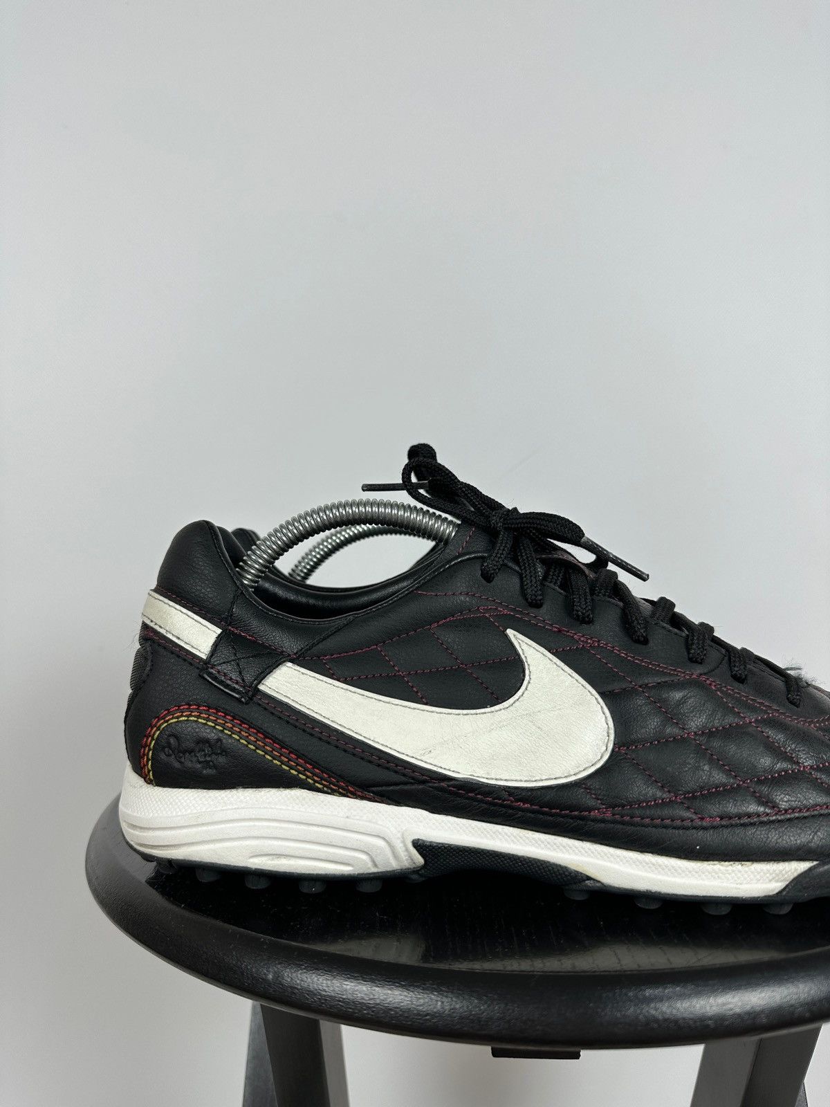 Nike 2008 Nike Tiempo R10 Ronaldinho Leather Football Shoes Size US 10 / EU 43 - 13 Thumbnail