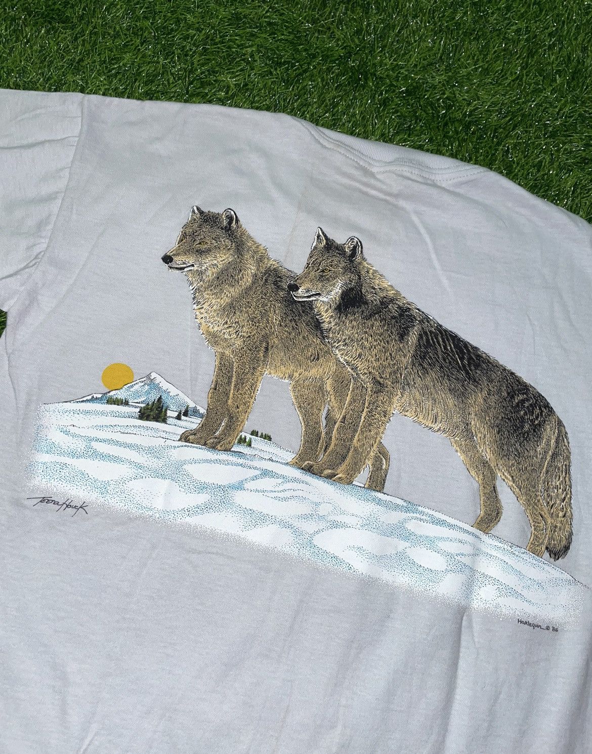 Vintage Vintage 1986 Wolf Tee Shirt Size Medium Size US M / EU 48-50 / 2 - 3 Thumbnail