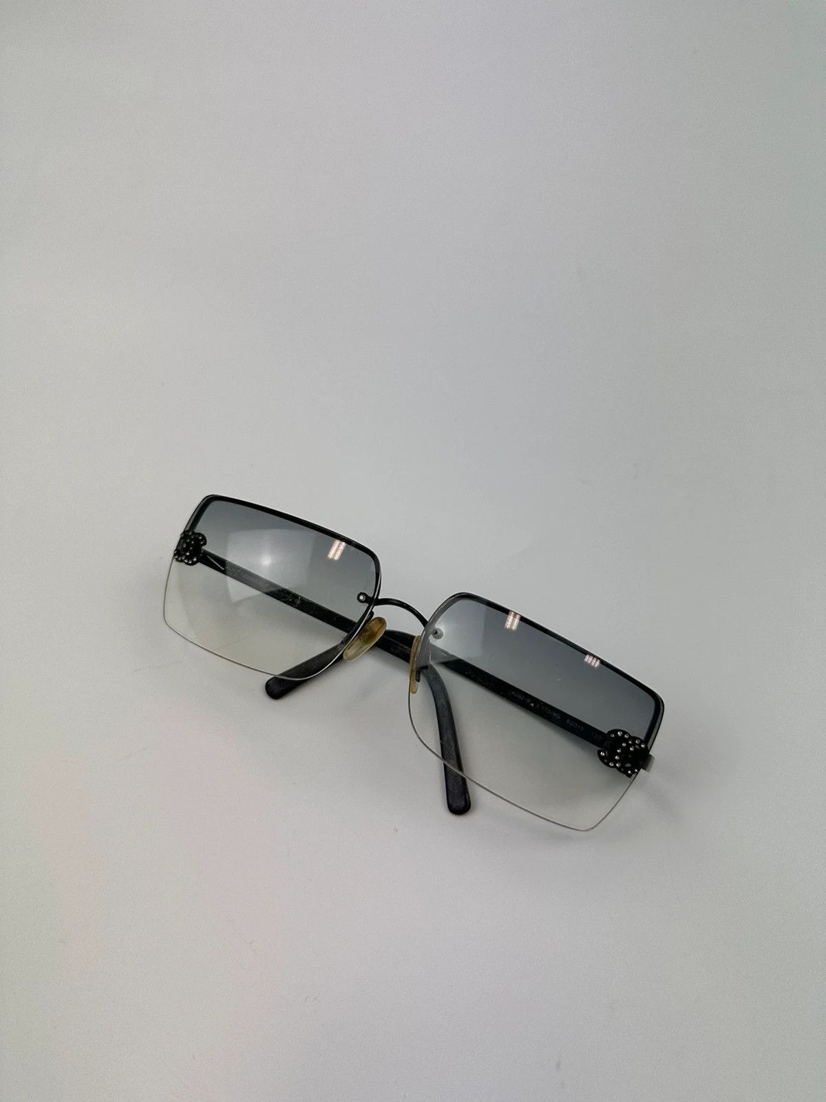 Chanel Chanel Black & White Square Frame Sunglasses Rimless Strass Size ONE SIZE - 1 Thumbnail