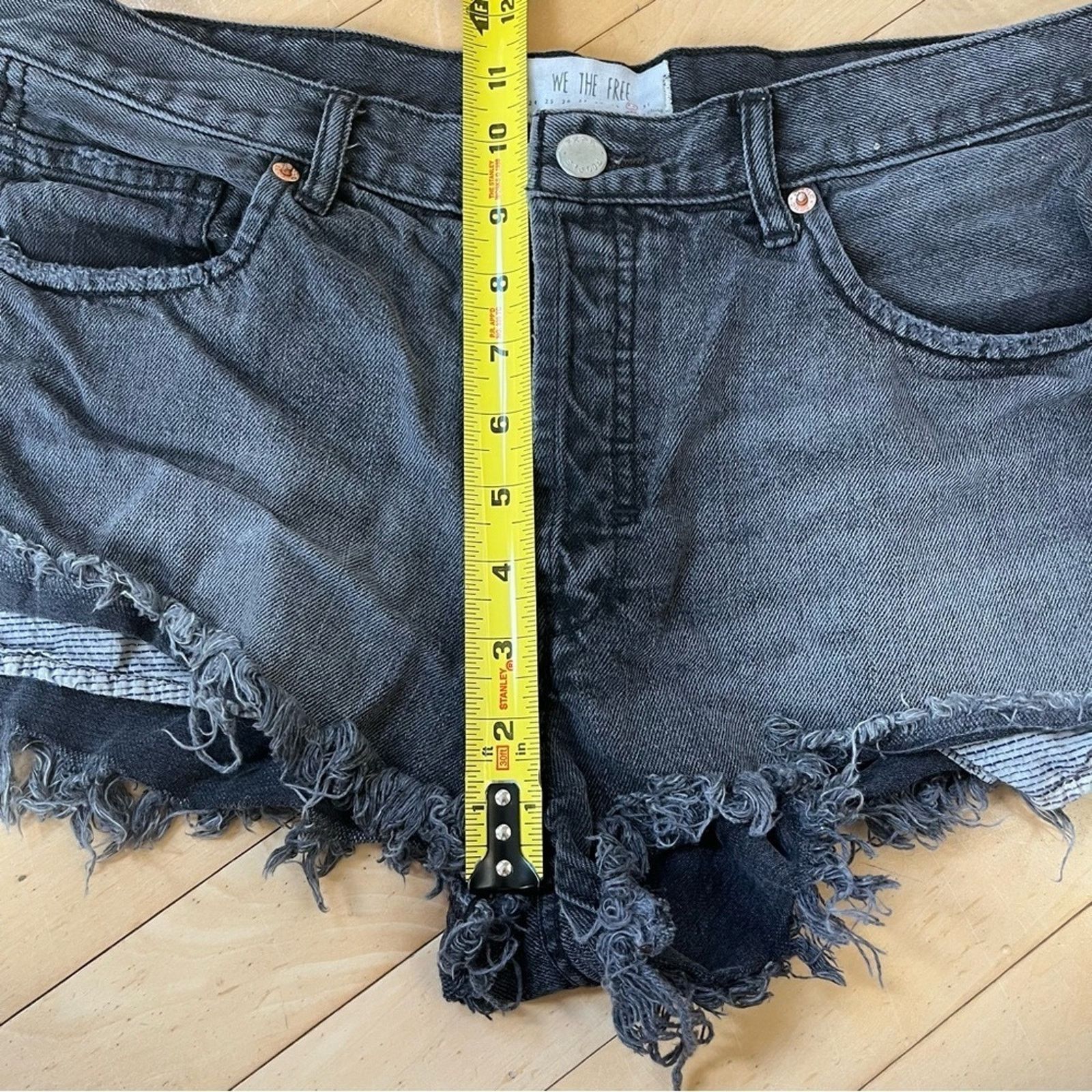 Other We The Free People Jean Shorts Low Waist Fray 2" Hem Size 30 Size 30" / US 8 / IT 44 - 7 Thumbnail