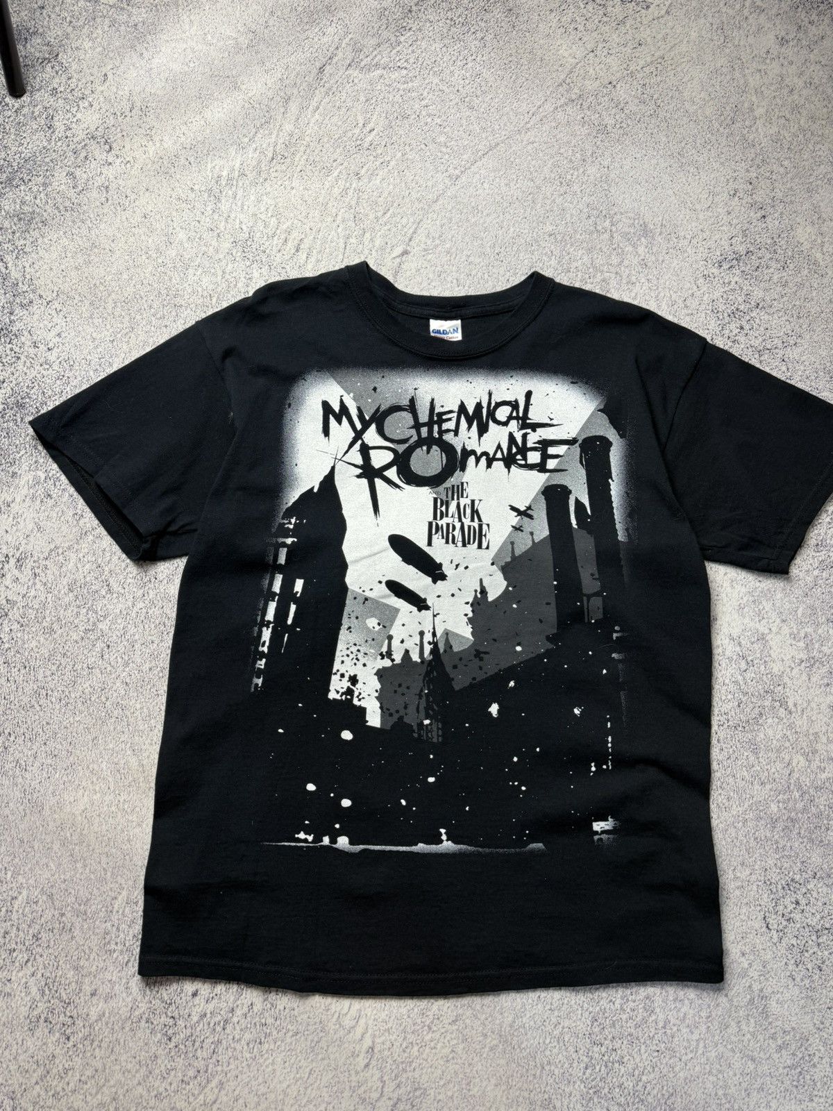 Band Tees Vintage My Chemical Romance The Black Parade Album T shirt Size US L / EU 52-54 / 3 - 3 Thumbnail