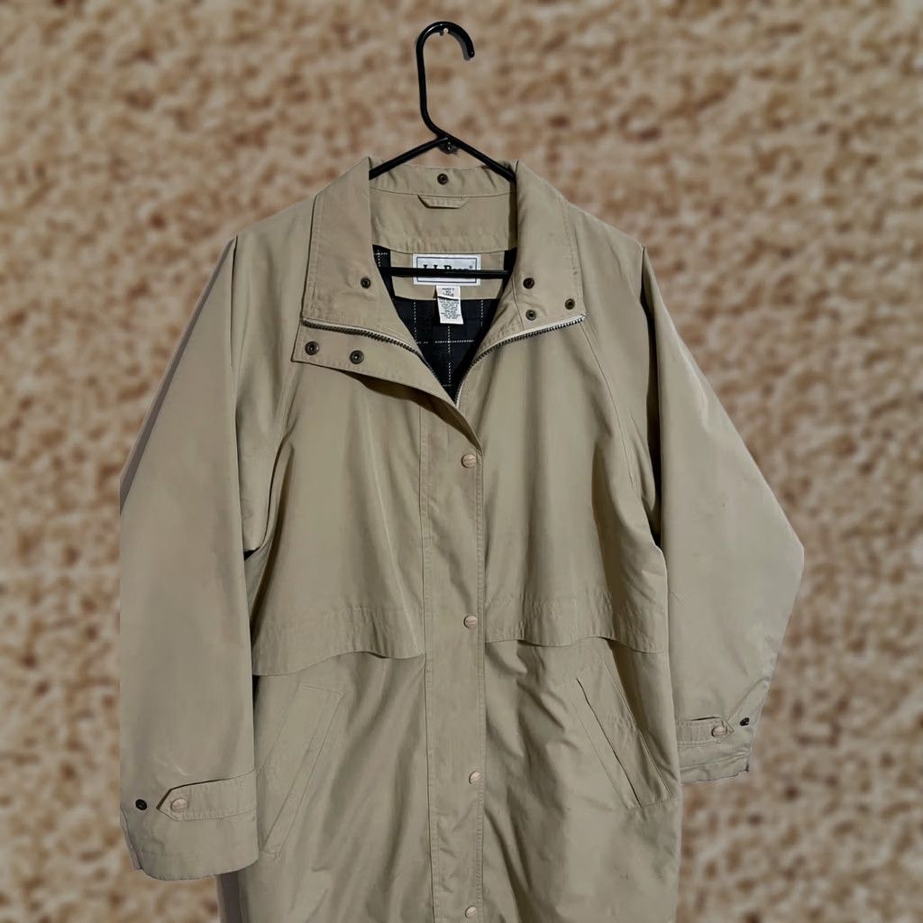 Vintage L.L. Bean Women's Large L Beige Rain Trench Jacket Coat Button Zip Full Length Wool Liner Casual Solid Polyester Knit Fall Spring Winter Size L / US 10 / IT 46 - 1 Thumbnail