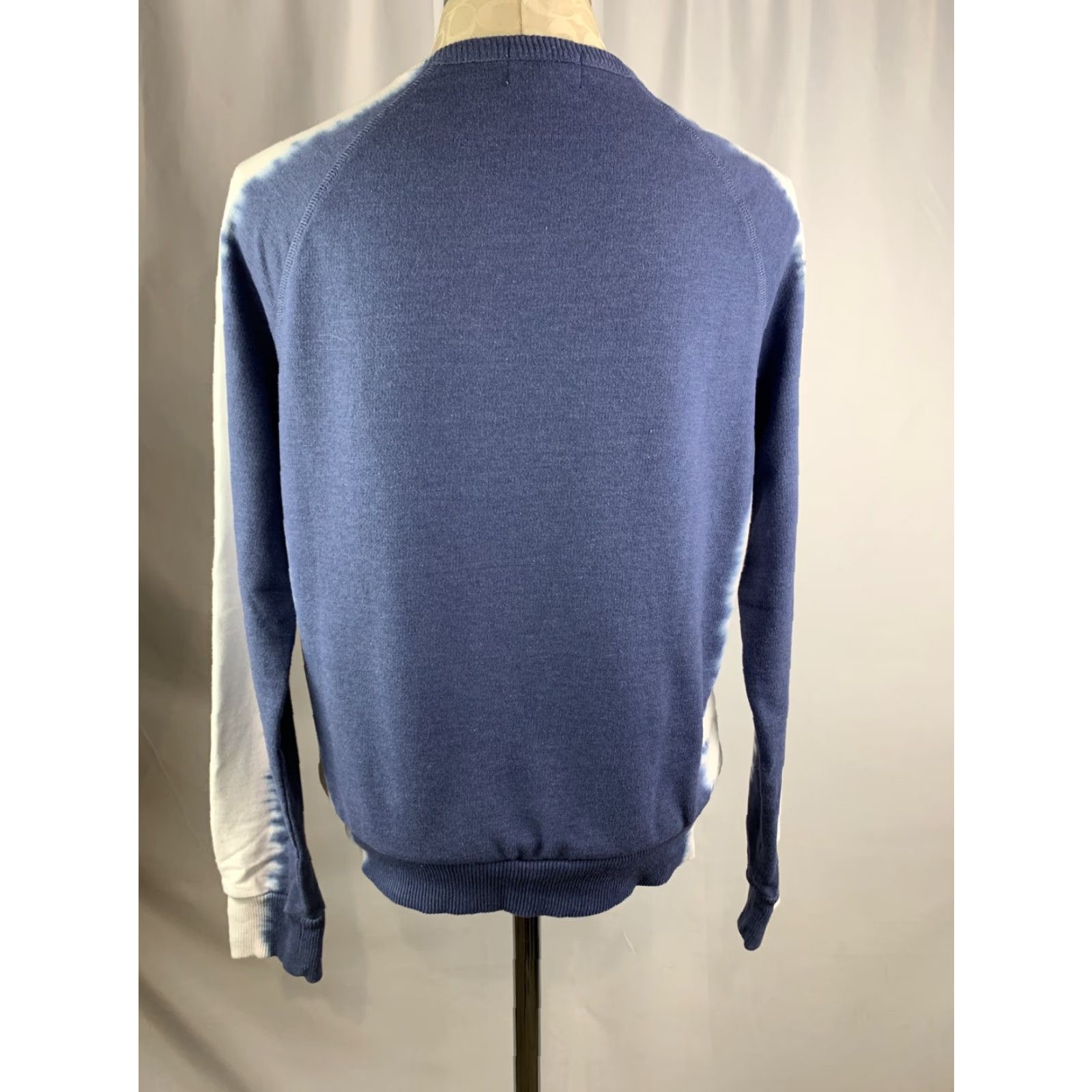 Vintage VINTAGE Universal Thread Sweatshirt Long Sleeve Sweatshirt Women XS Slate Blue White Bleach Stripe 60% Cotton 40% Polyester Womens XS Bleach Stripe Size XS / US 0-2 / IT 36-38 - 7 Thumbnail