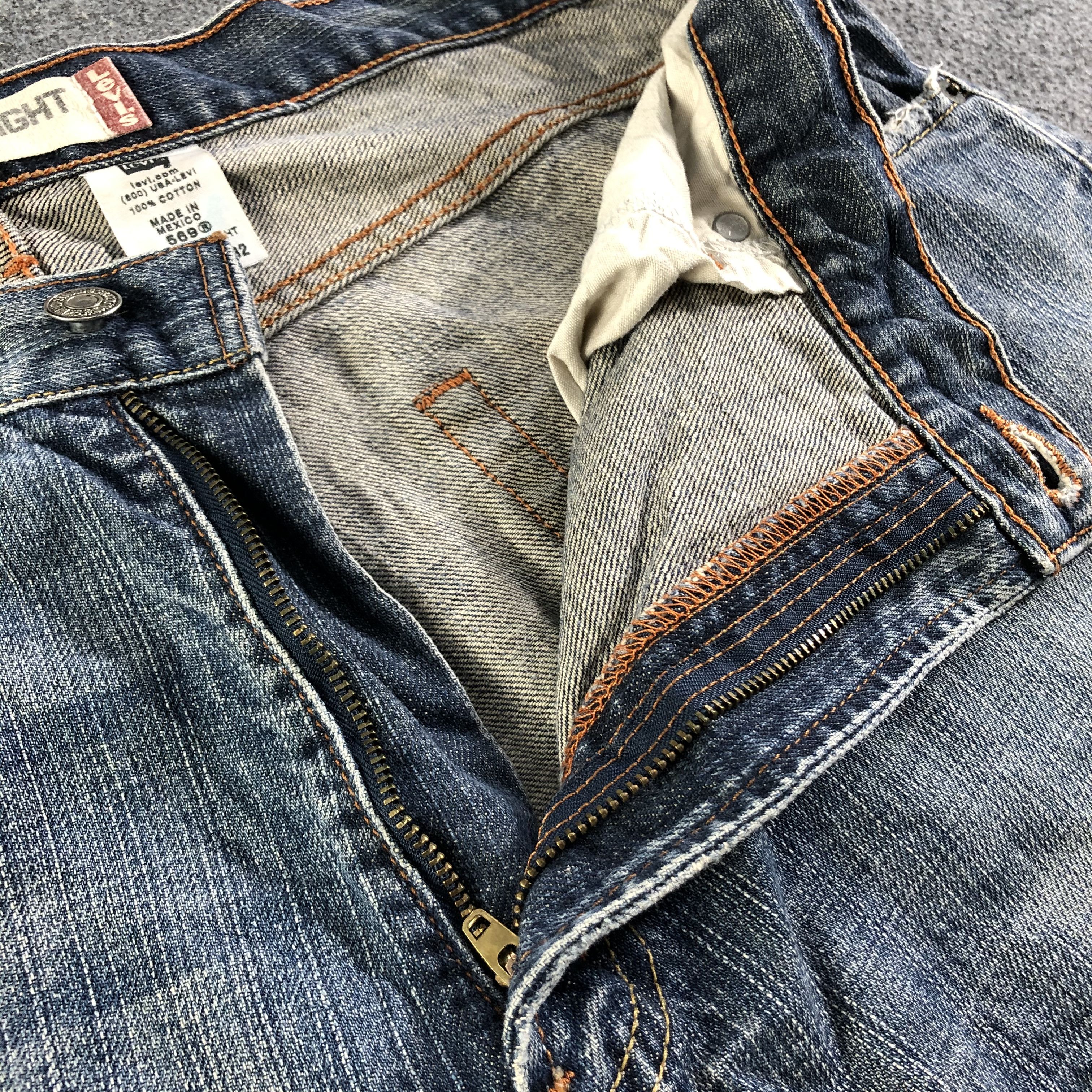 Levi's Vintage Blue Wash Levis 569 Jeans-J3079 Size US 37 - 7 Thumbnail