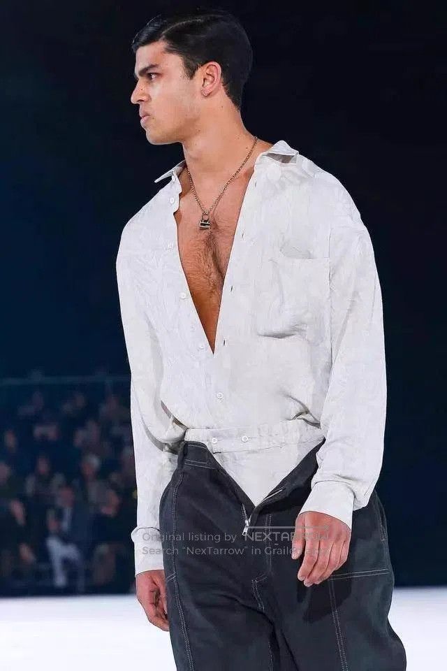 Jacquemus White Long Sleeve Button. Size US M / EU 48-50 / 2 - 3 Thumbnail