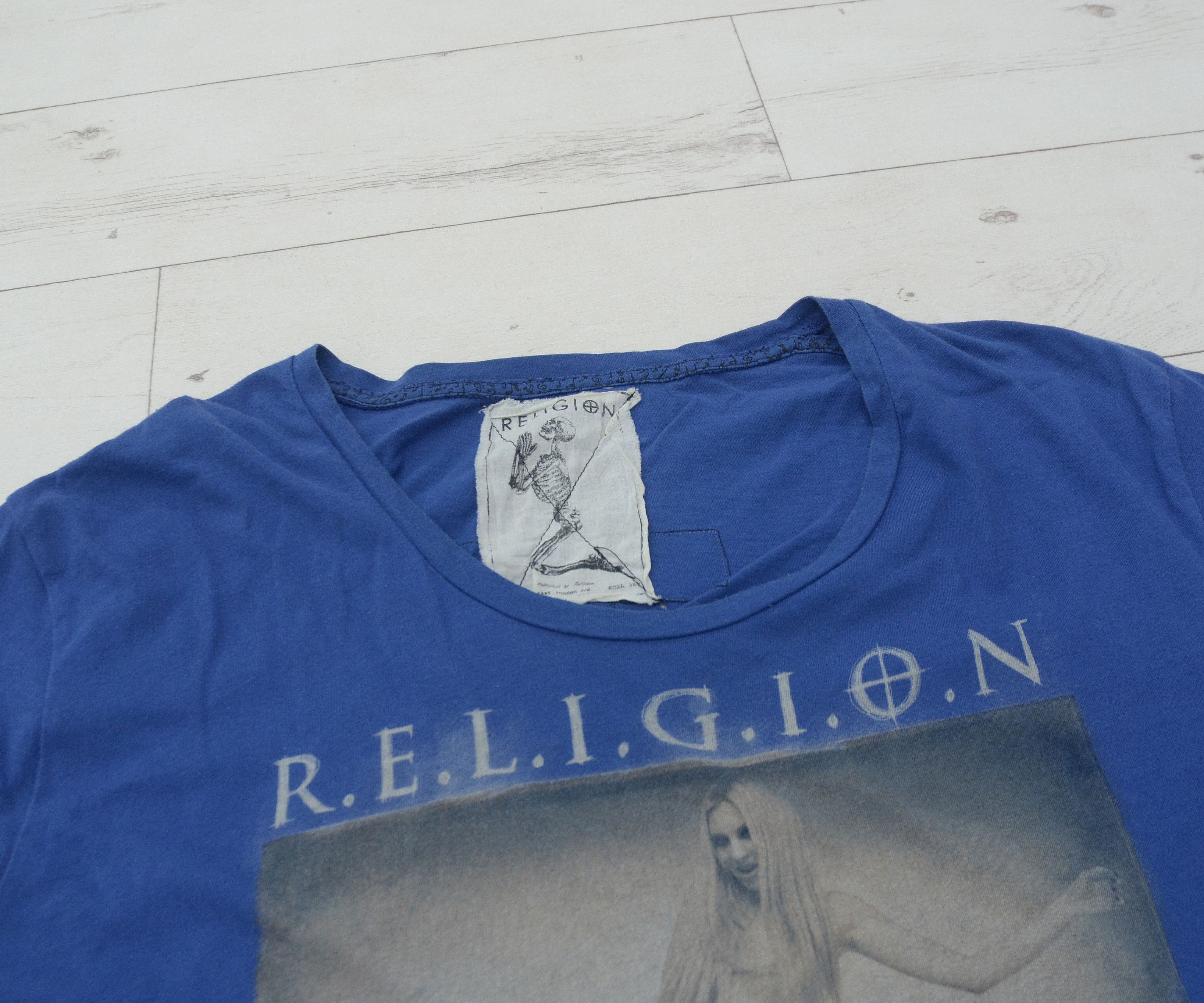 Hot Model Sex ✝️ Vintage T-Shirt Religion Big Sexy Print Ibiza Rodeo Size US L / EU 52-54 / 3 - 6 Thumbnail
