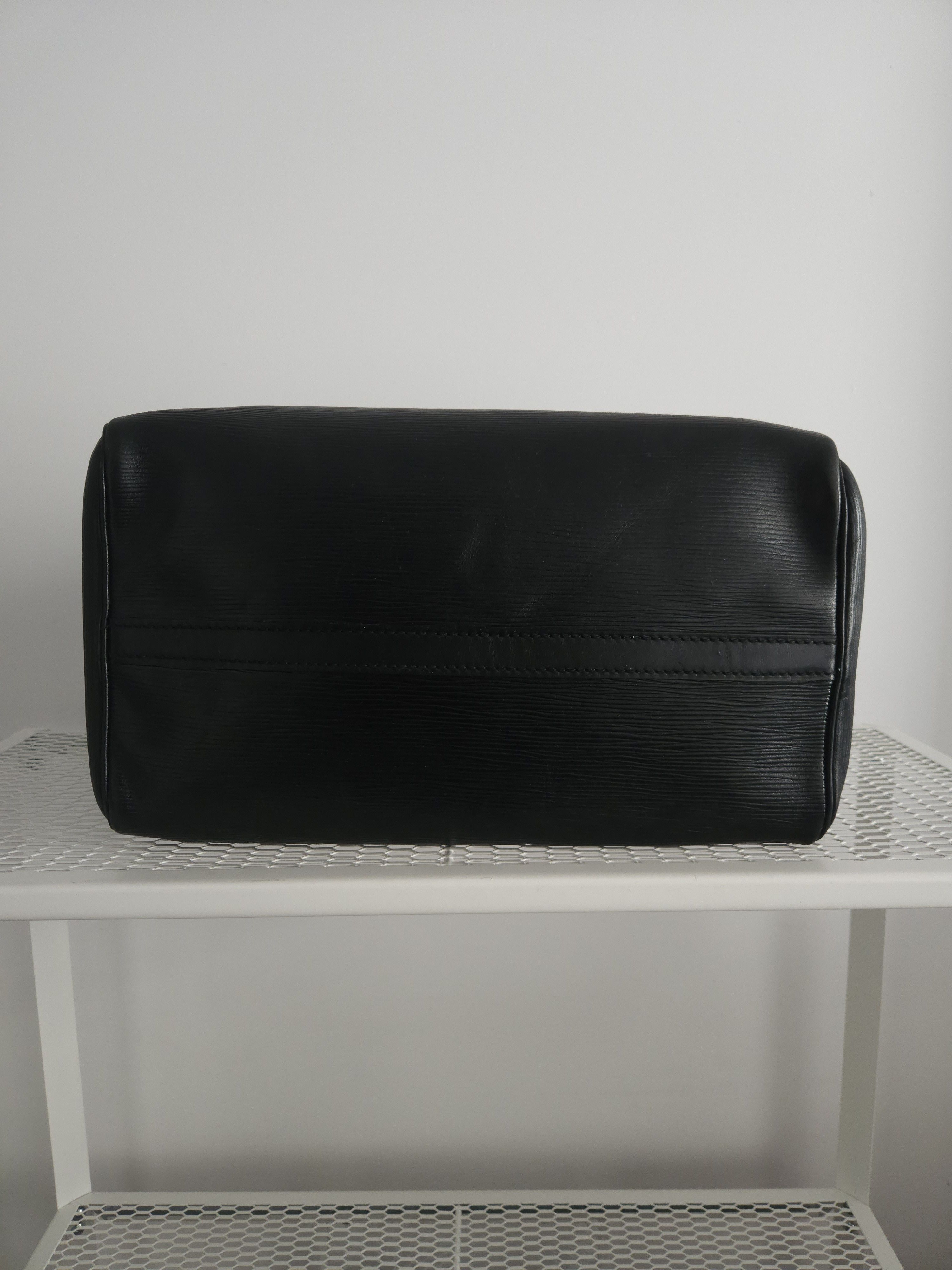 Louis Vuitton Vtg 80s Louis Vuitton epi leather speedy 30 mini boston bag Size ONE SIZE - 5 Thumbnail