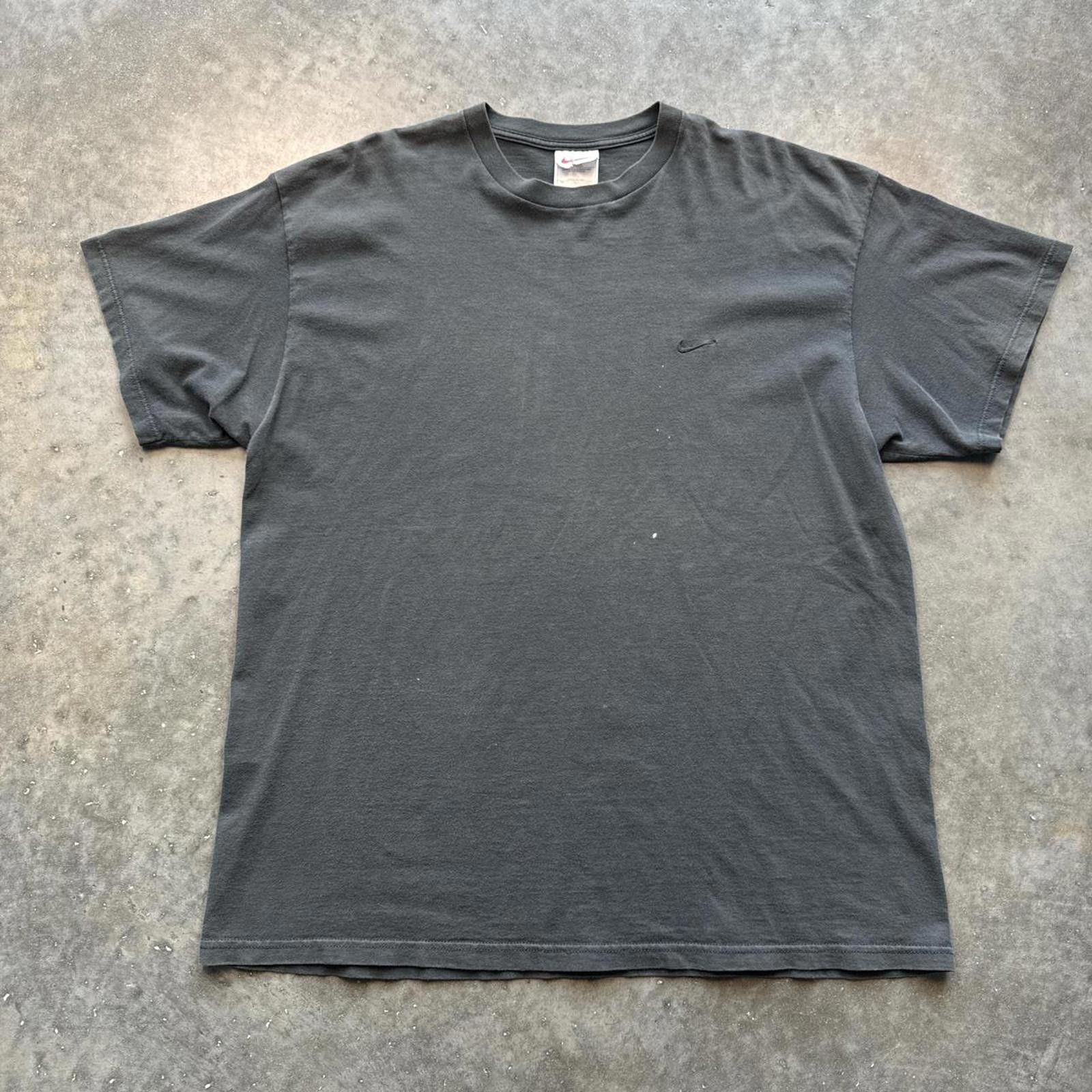 Nike Nike Vintage Faded Y2k Vintage T-shirt Size US XL / EU 56 / 4 - 1 Thumbnail