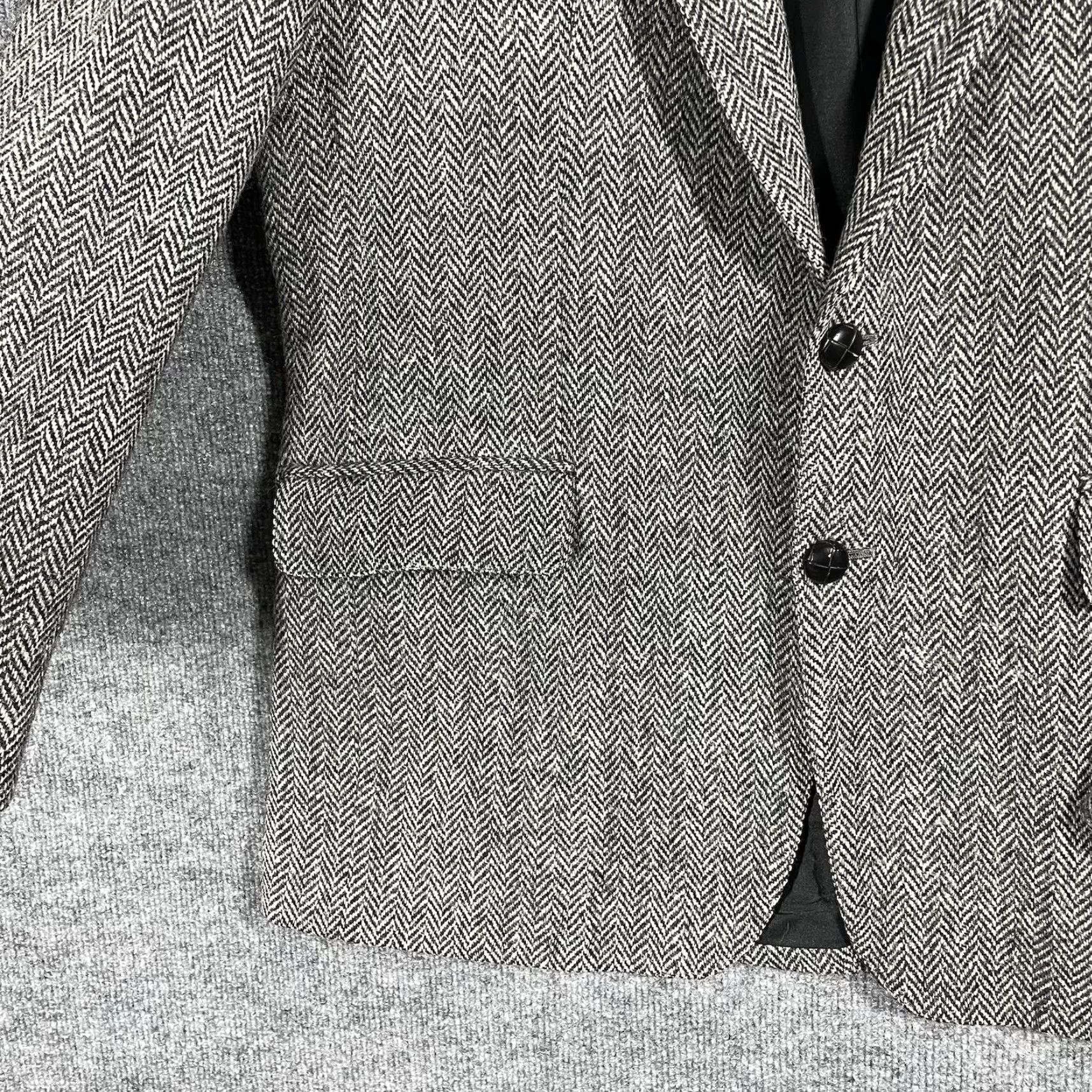 Harris Tweed VINTAGE Harris Tweed Blazer Jacket 42 R Wool Tweed Herringbone Gray Two-Button Single-Breasted Men Size 42R - 6 Thumbnail