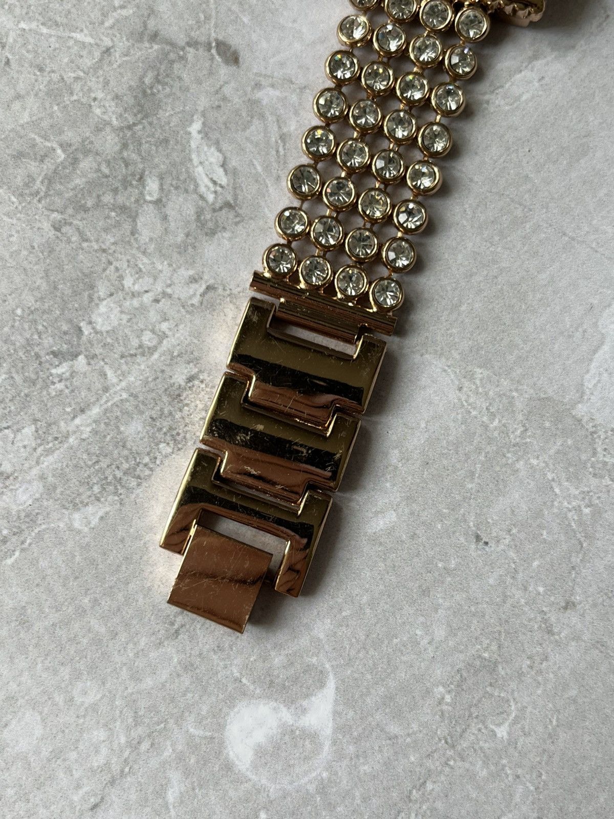 Liansheng Quartz Luxury Watch with Rhinestones