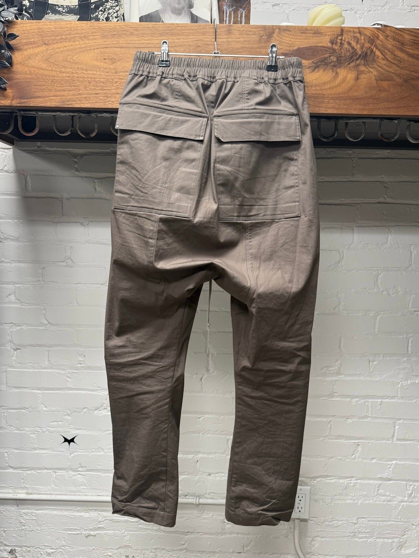 Rick Owens AW2022 Rick Owens ‘Strobe’ Dust Brown Drawstring Berlin Pants Size US 30 / EU 46 - 4 Thumbnail
