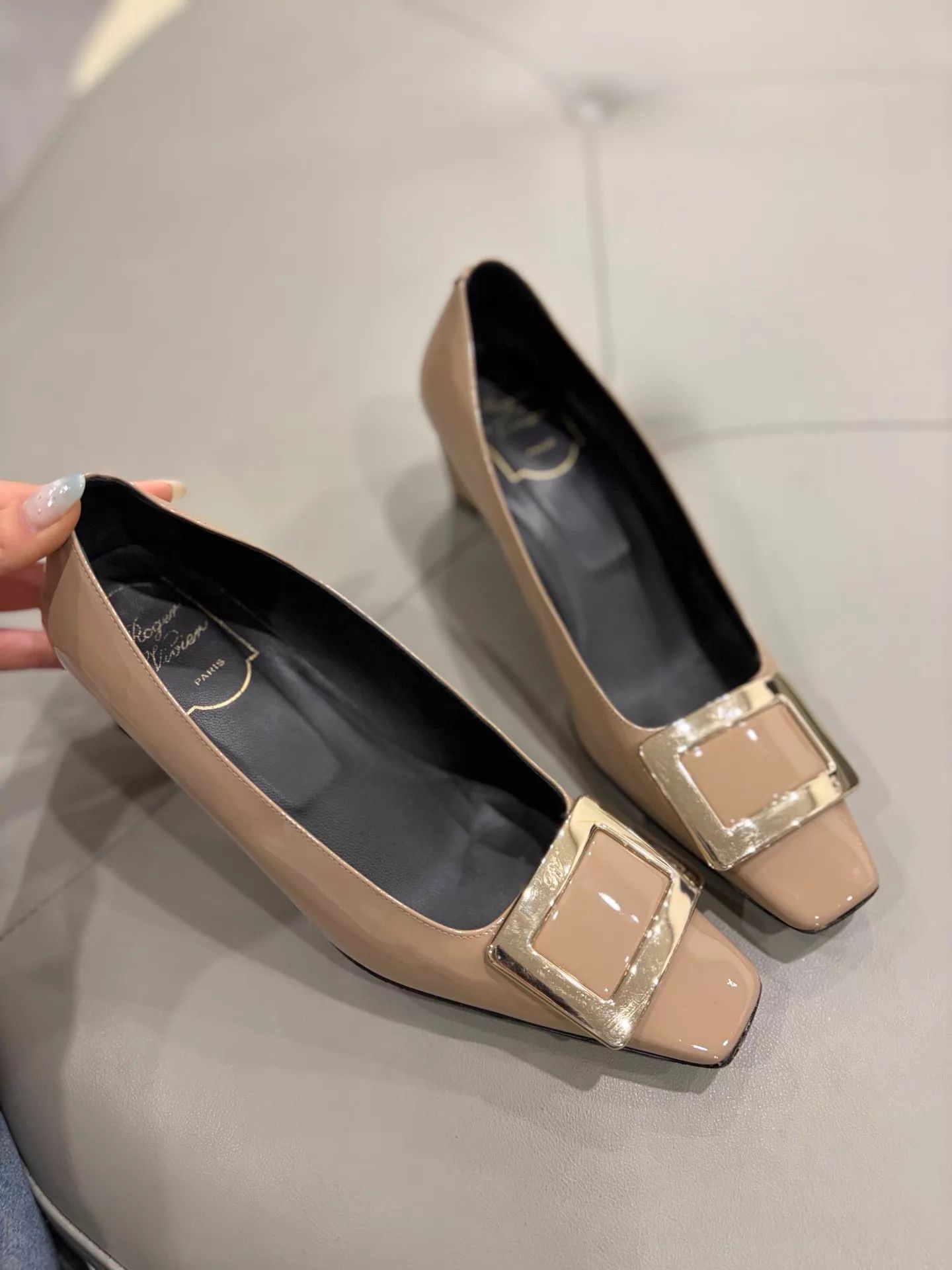 Roger Vivier RV Elephant Gray Patent Leather Block Mules 99 37 Size US 6.5 / IT 36.5 - 1 Thumbnail