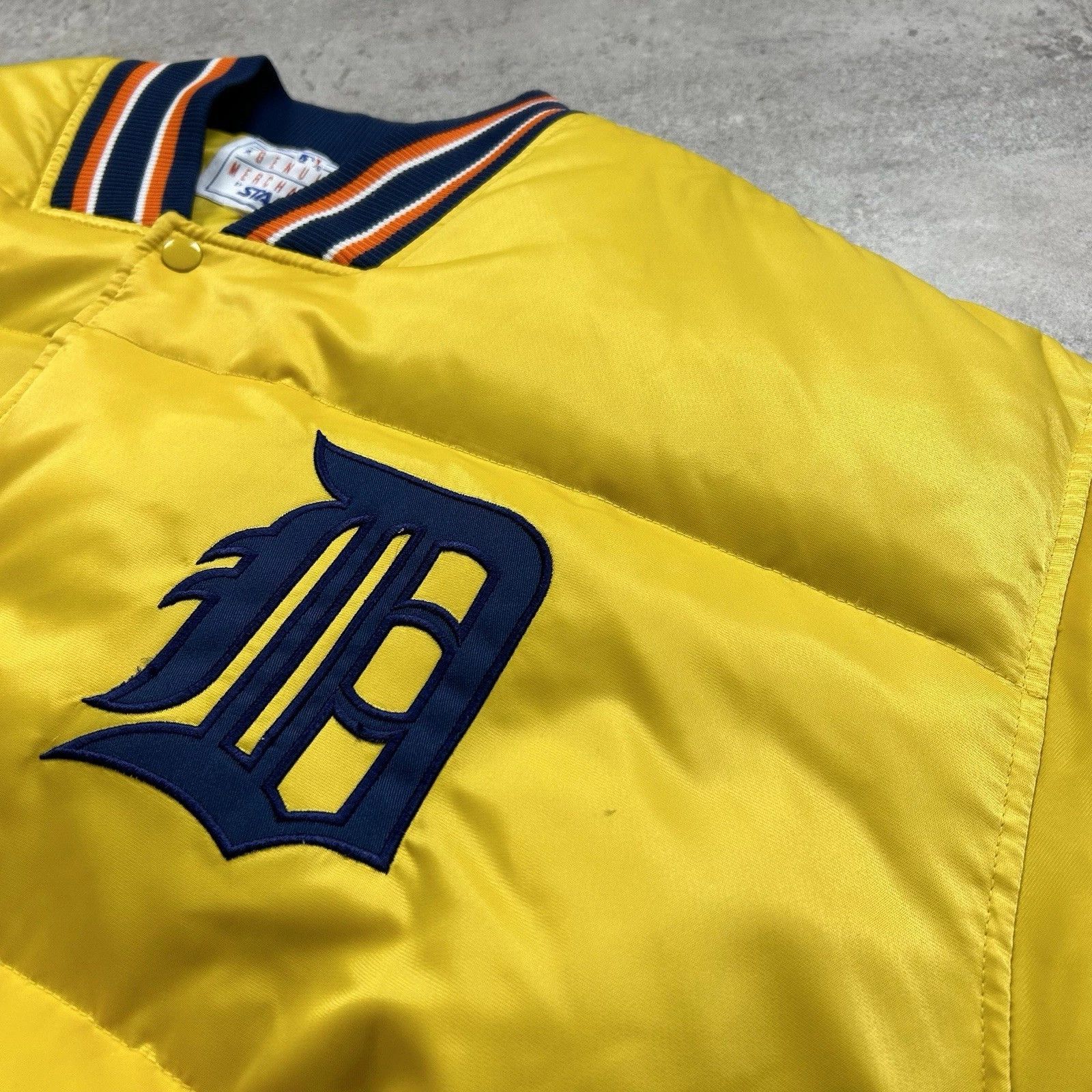 MLB × Starter × Vintage RARE DETROIT TIGERS SATIN BOMBER JACKET DOWN PUFFER SIZE 5XL Size US XXL / EU 58 / 5 - 10 Thumbnail