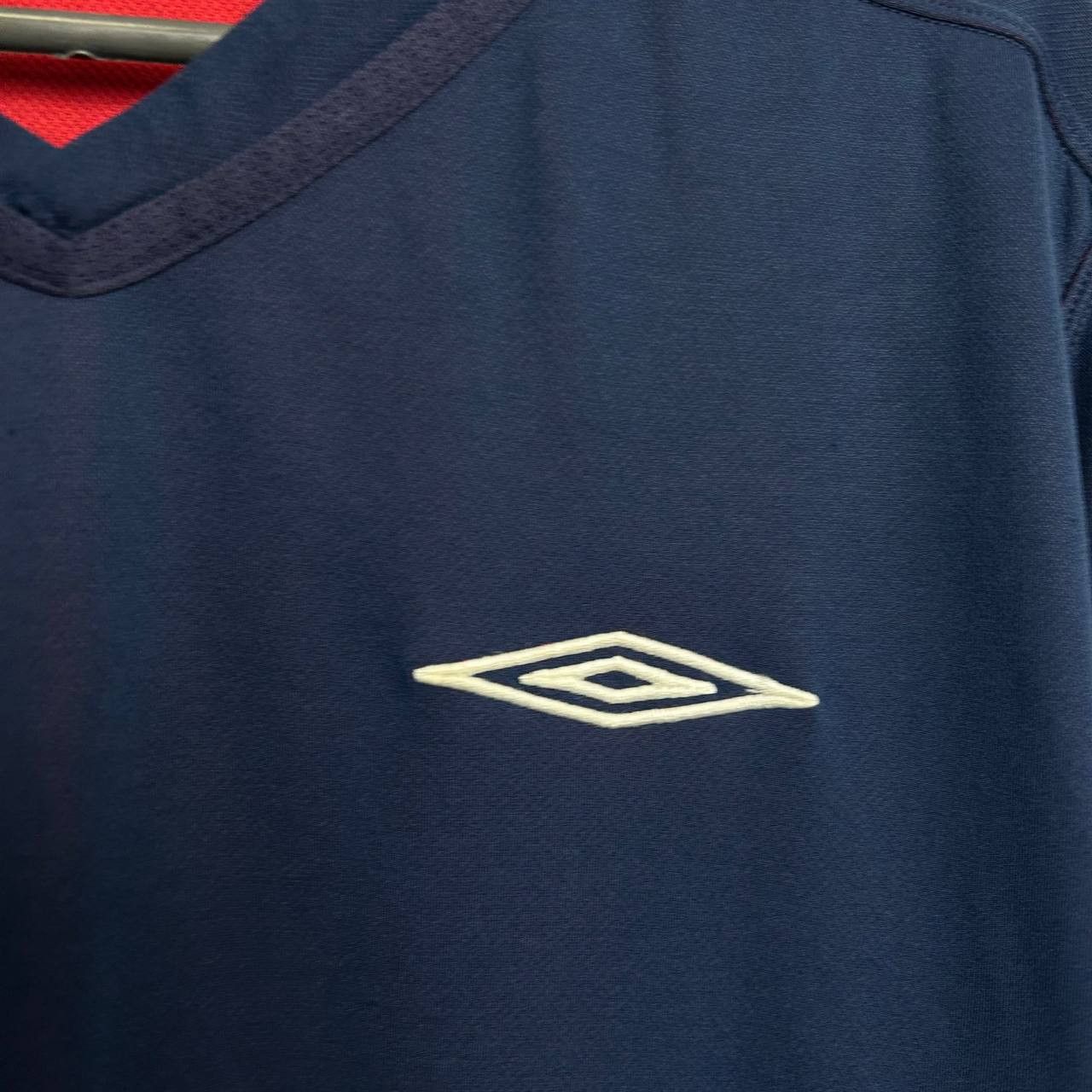 Umbro Vintage Umbro England 2004 Two Sided rare soccer jersey Size US M / EU 48-50 / 2 - 12 Thumbnail