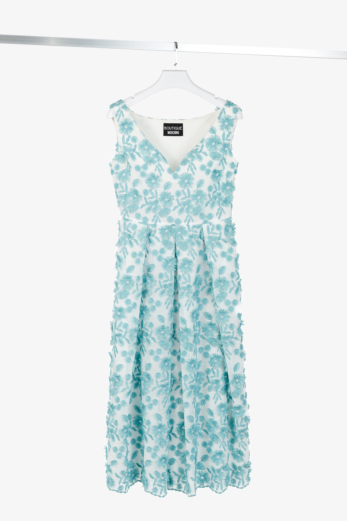 Boutique Moschino Boutique Moschino White & Blue Floral-Embroidered Maxi Dress Size M / US 6-8 / IT 42-44 - 1 Thumbnail