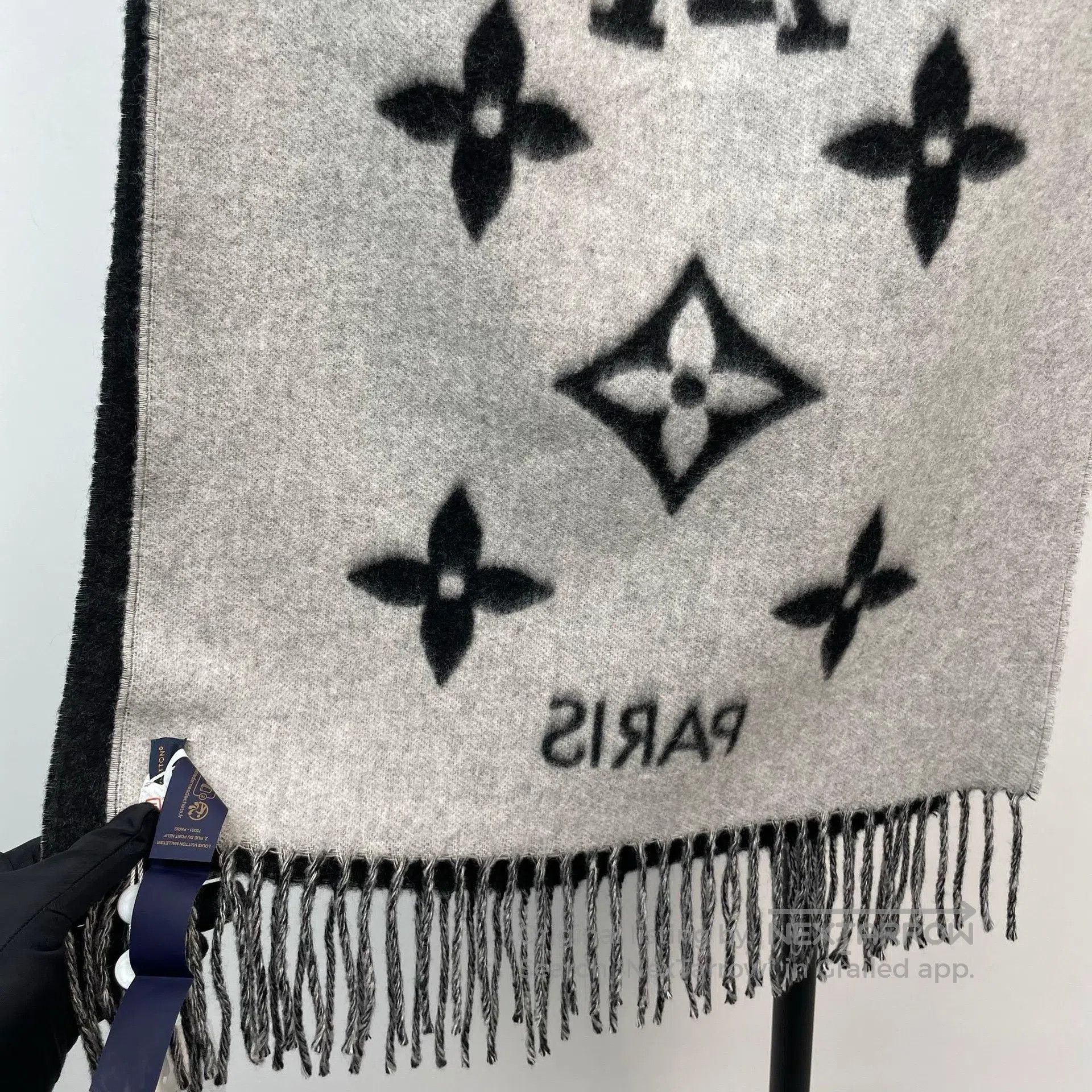Louis Vuitton Louis Vuitton Black and gray printed cashmere double-sided Size ONE SIZE - 5 Thumbnail