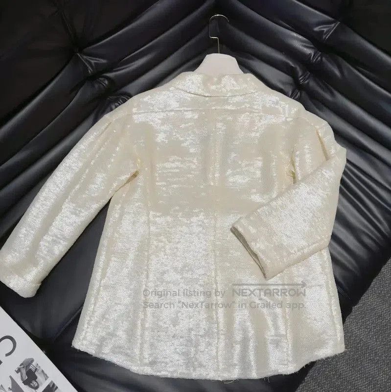 Chanel Chanel M Size Spring Jacket in Off-White . Size M / US 6-8 / IT 42-44 - 2 Thumbnail