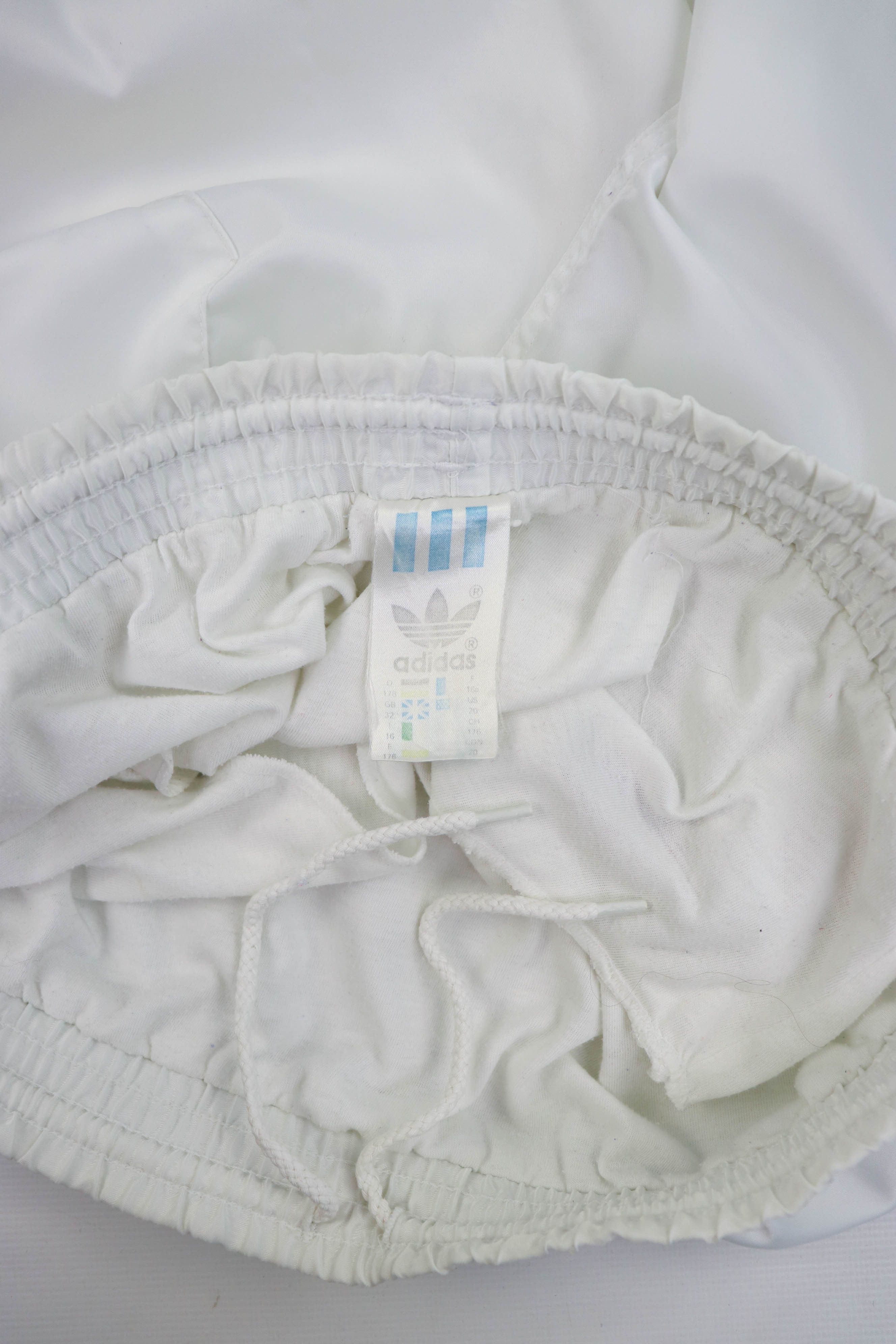 Adidas Adidas Vintage 70-80s White Satin Nylon Running Shorts Size 42" / US 20 - 8 Thumbnail