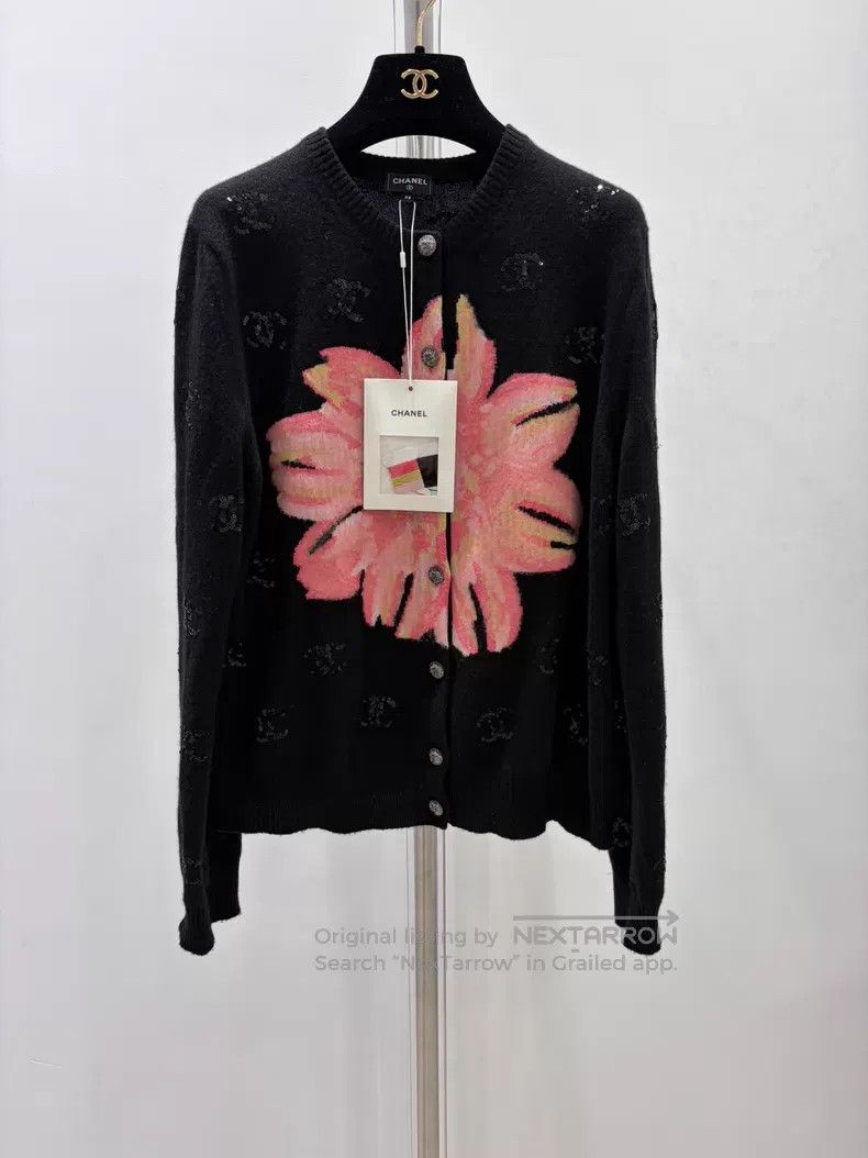 Chanel Chanel Black sequin logo floral knitted cardigan coat Size XS / US 0-2 / IT 36-38 - 1 Thumbnail