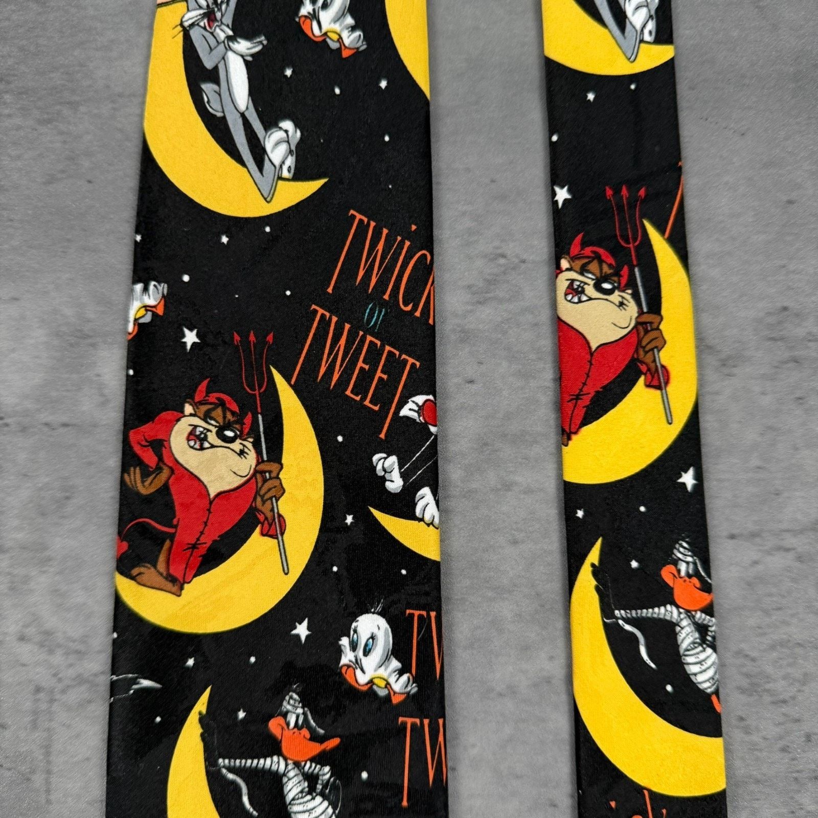 Vintage × Warner Bros Vintage Looney Tunes Mania Tweety Bird Halloween Tie 1996 Size ONE SIZE - 3 Thumbnail