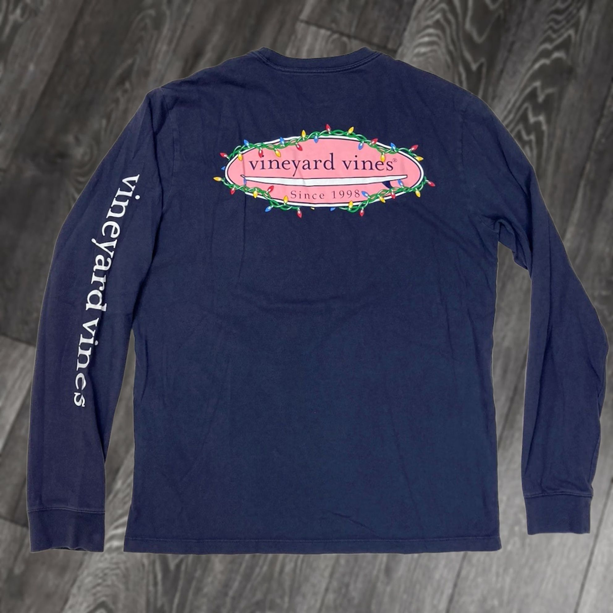 Vineyard Vines VINEYARD VINES T-Shirt Happy Holiday Graphic Long Sleeve Crew Neck Men Small Blue Christmas 90s? Size US S / EU 44-46 / 1 - 1 Thumbnail