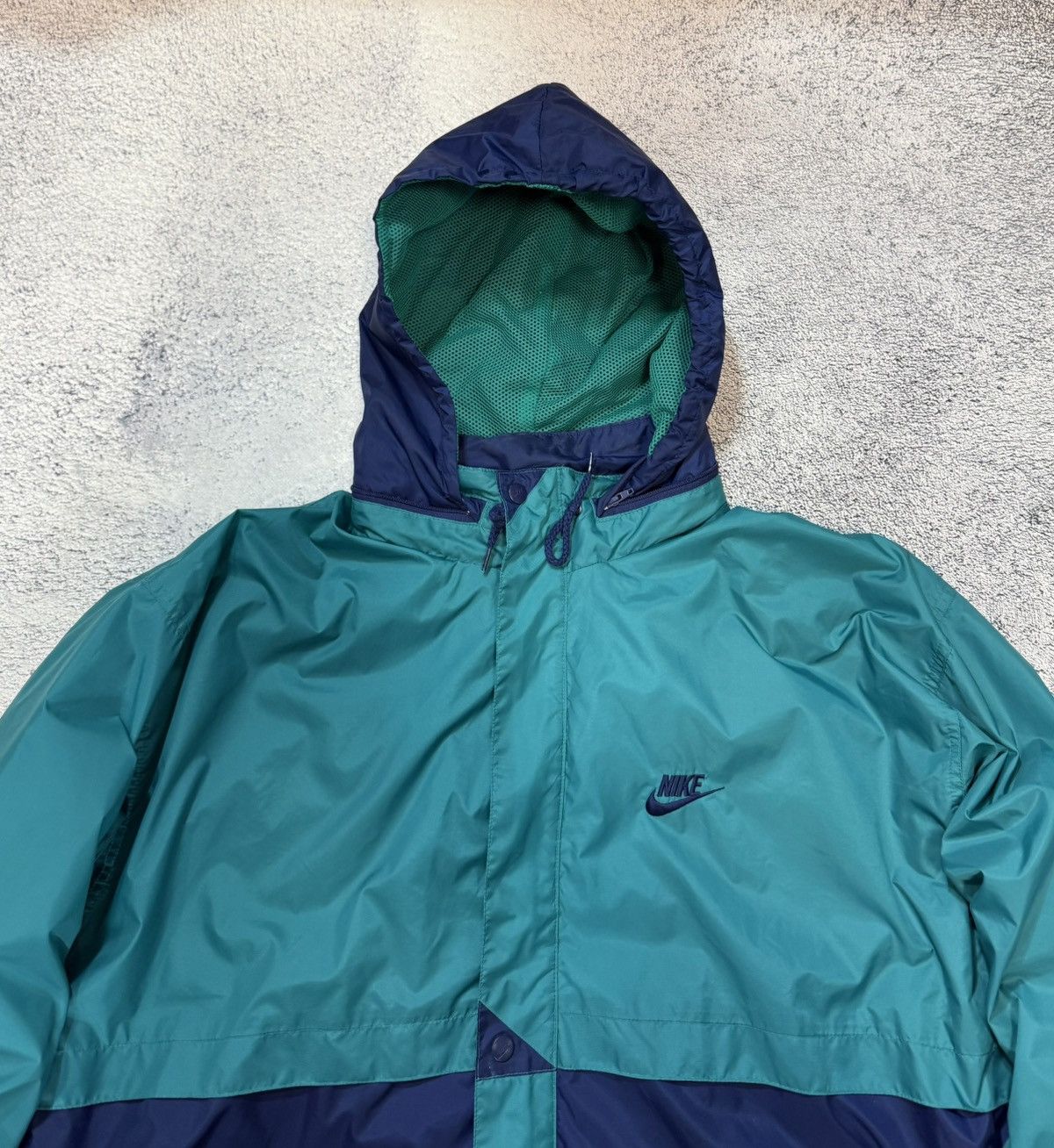 Nike Nike Vintage Windbreaker Jacket Men M Hooded Nylon Retro 90s Size US M / EU 48-50 / 2 - 6 Thumbnail