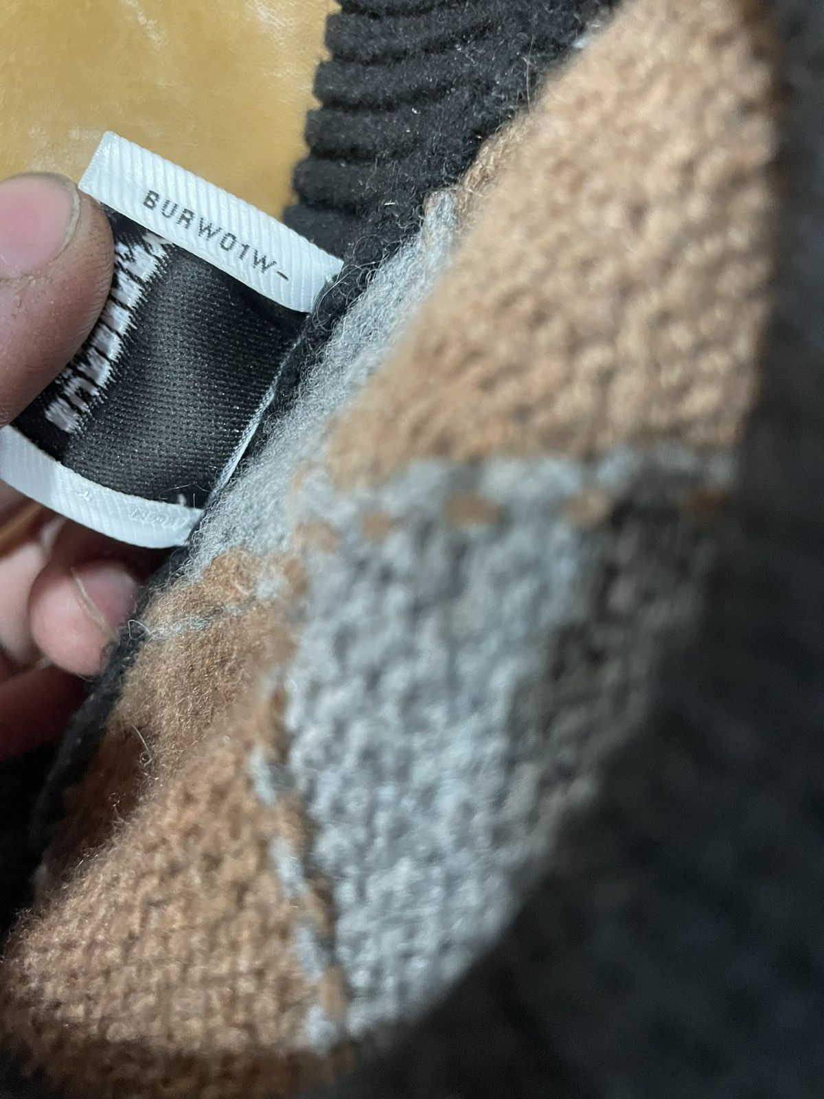 Burberry Dua Lipa’s Argyle Burberry Knit Sweater Size L / US 10 / IT 46 - 10 Thumbnail